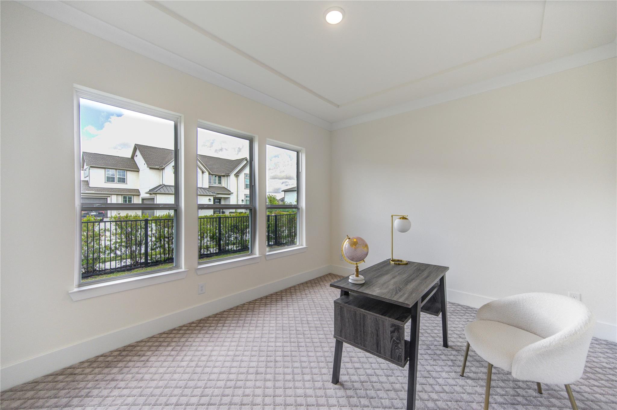 21339 Crescent Winged Drive