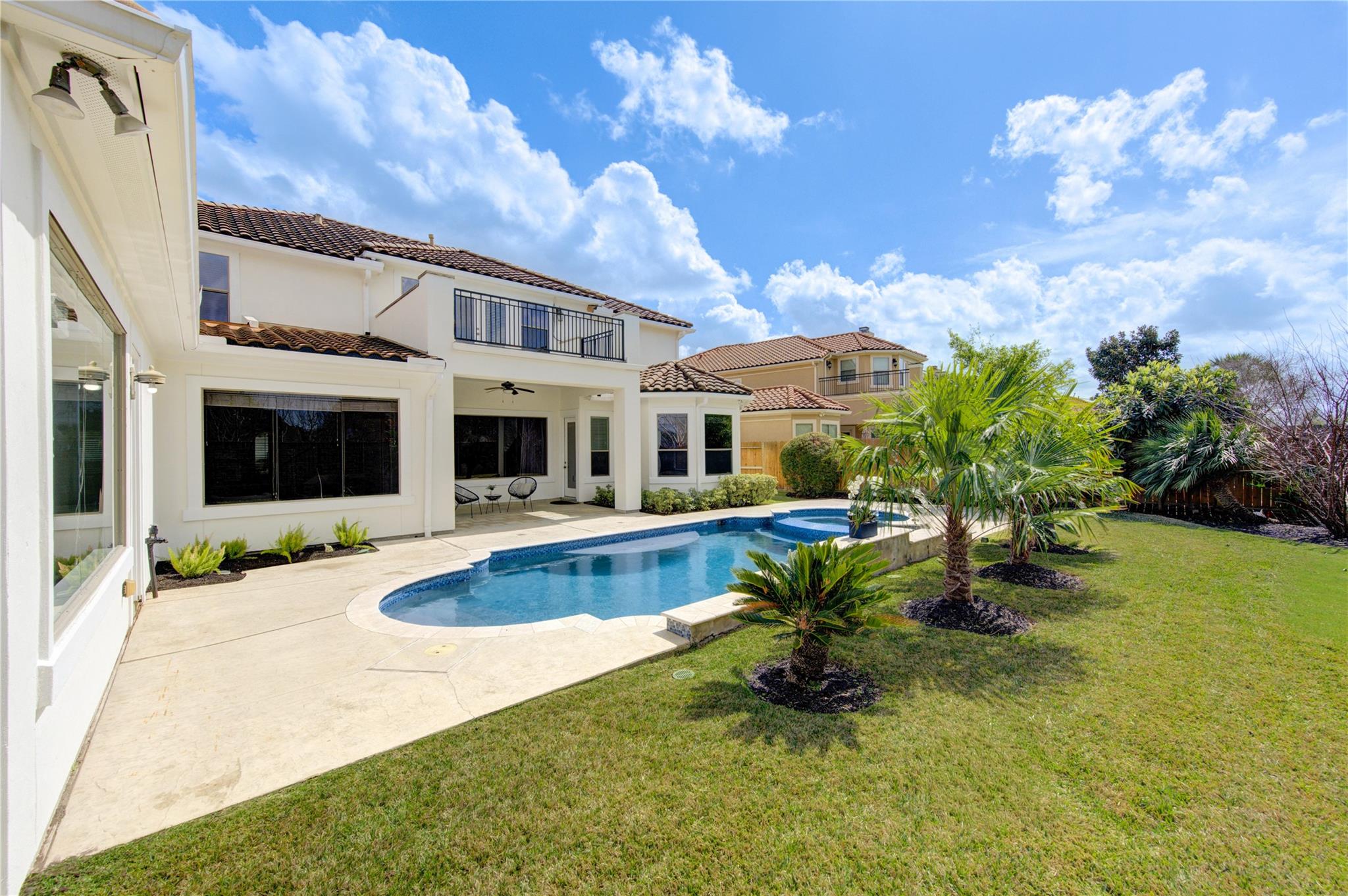 14014 Hampton Cove Drive