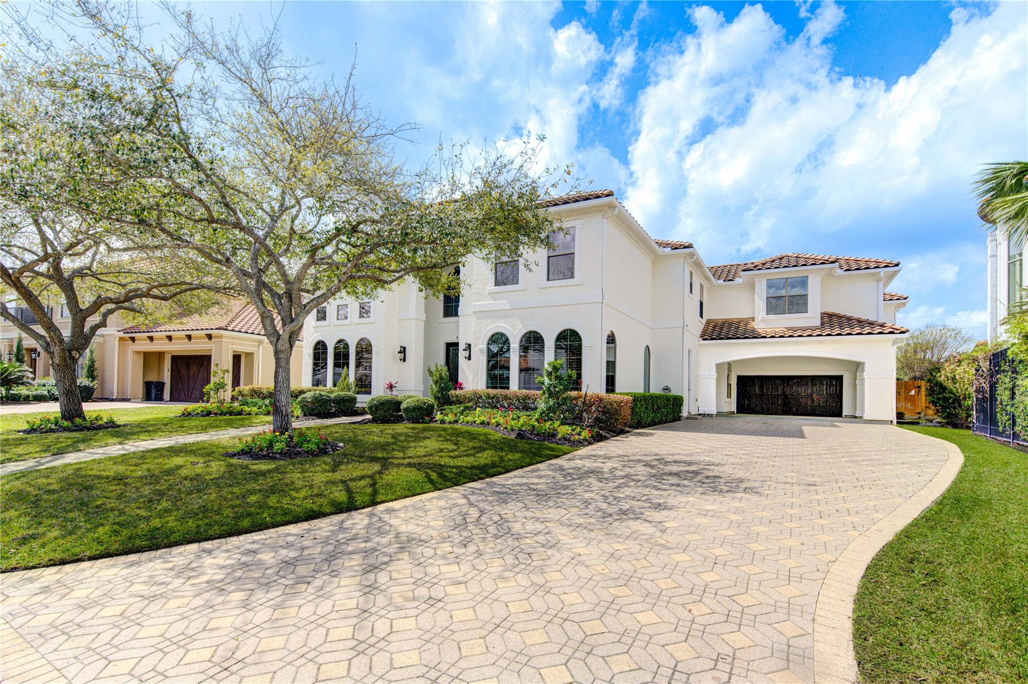 14014 Hampton Cove Drive