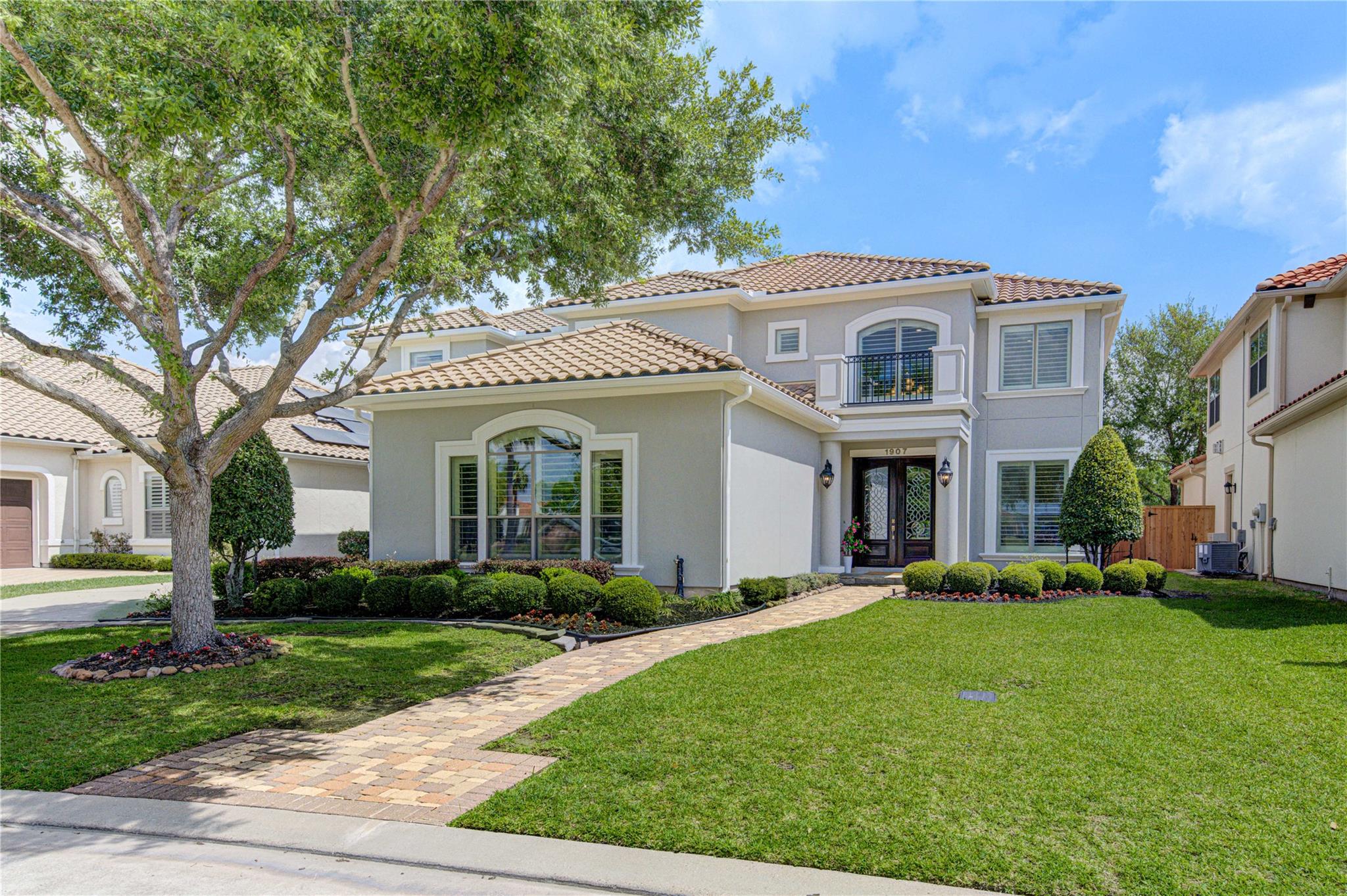 1907 Flower Garden Lane