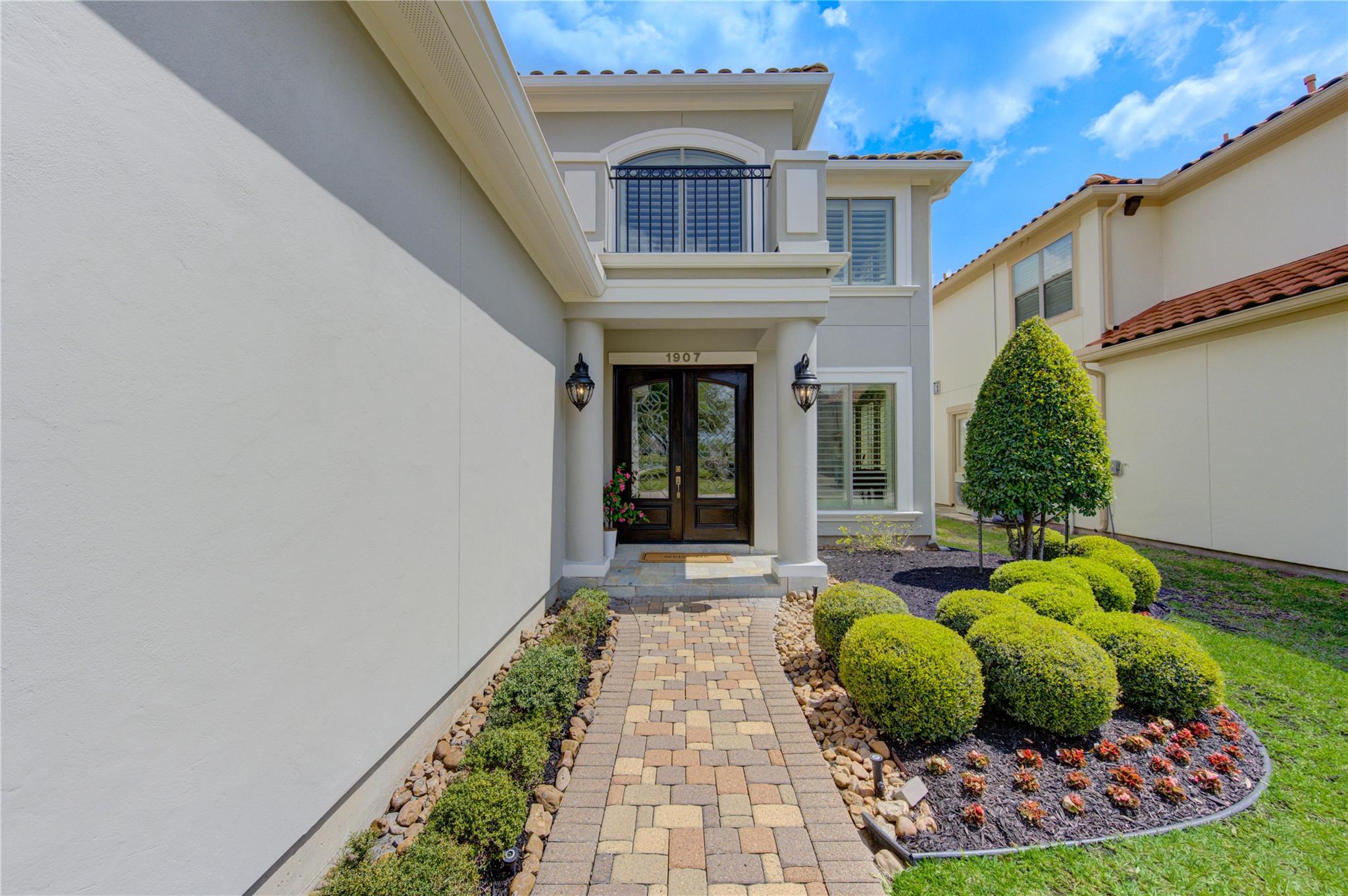 1907 Flower Garden Lane