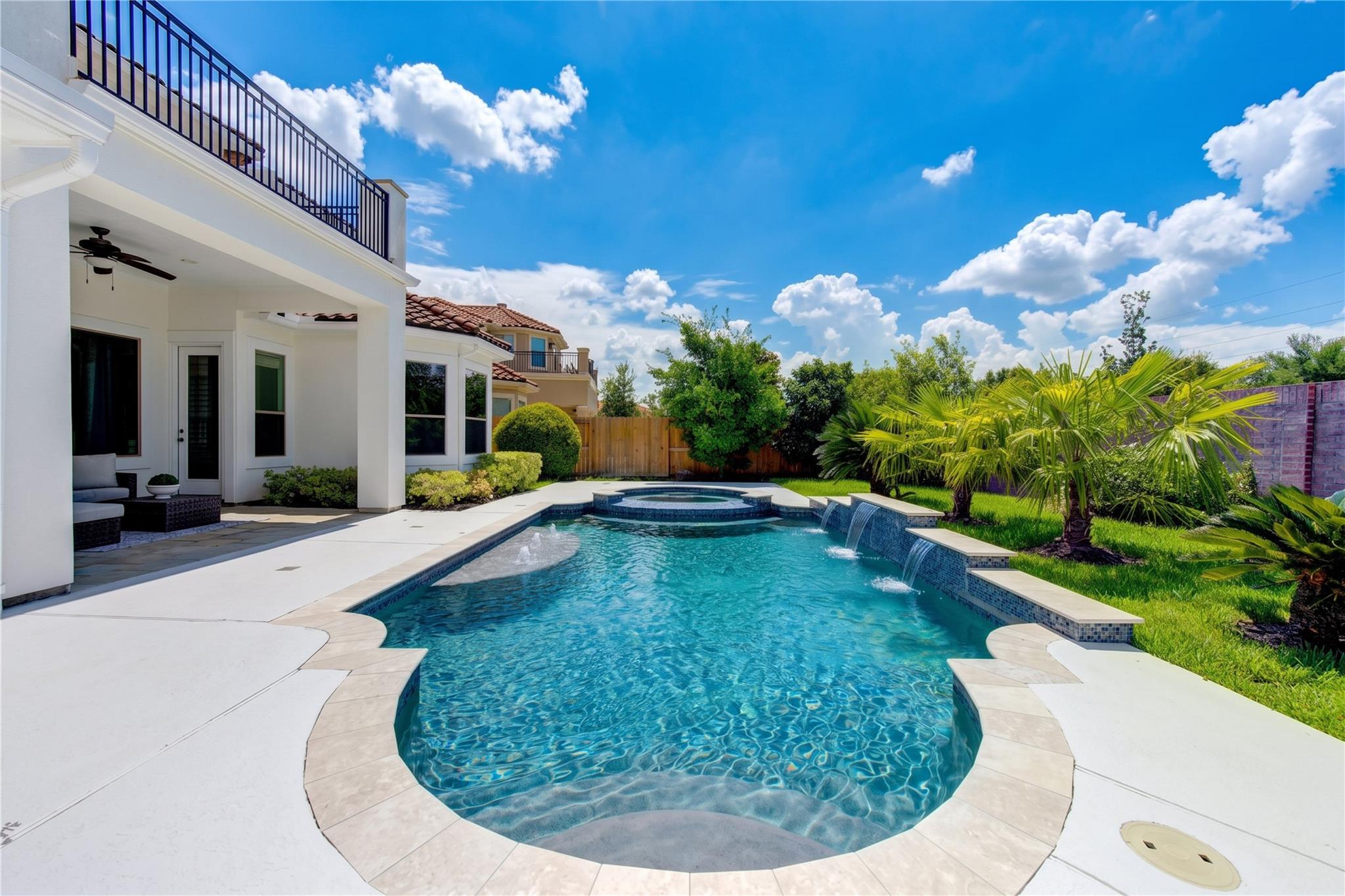 14014 Hampton Cove Drive