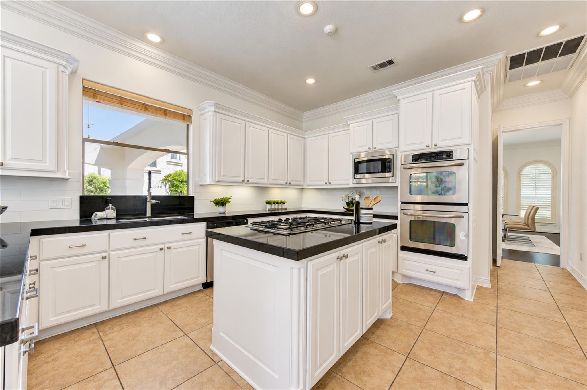14014 Hampton Cove Drive