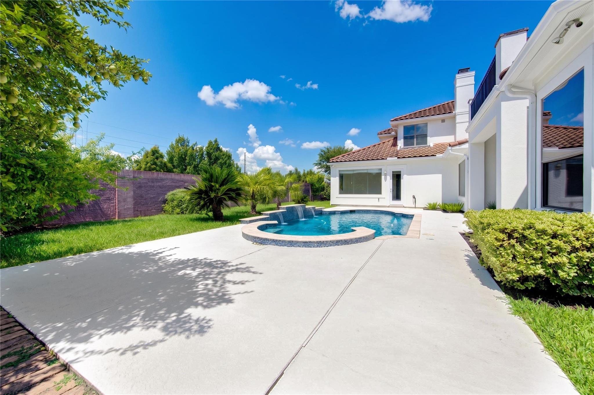 14014 Hampton Cove Drive