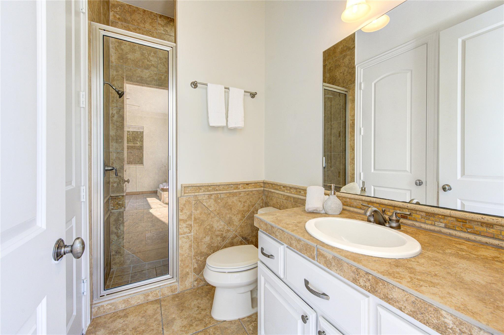 14014 Hampton Cove Drive