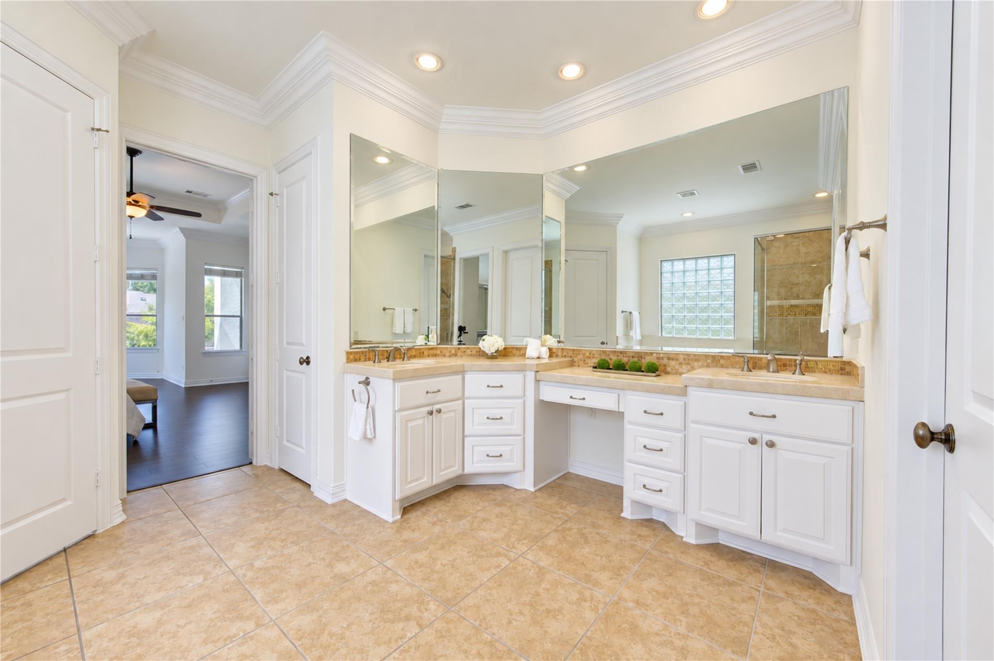 14014 Hampton Cove Drive