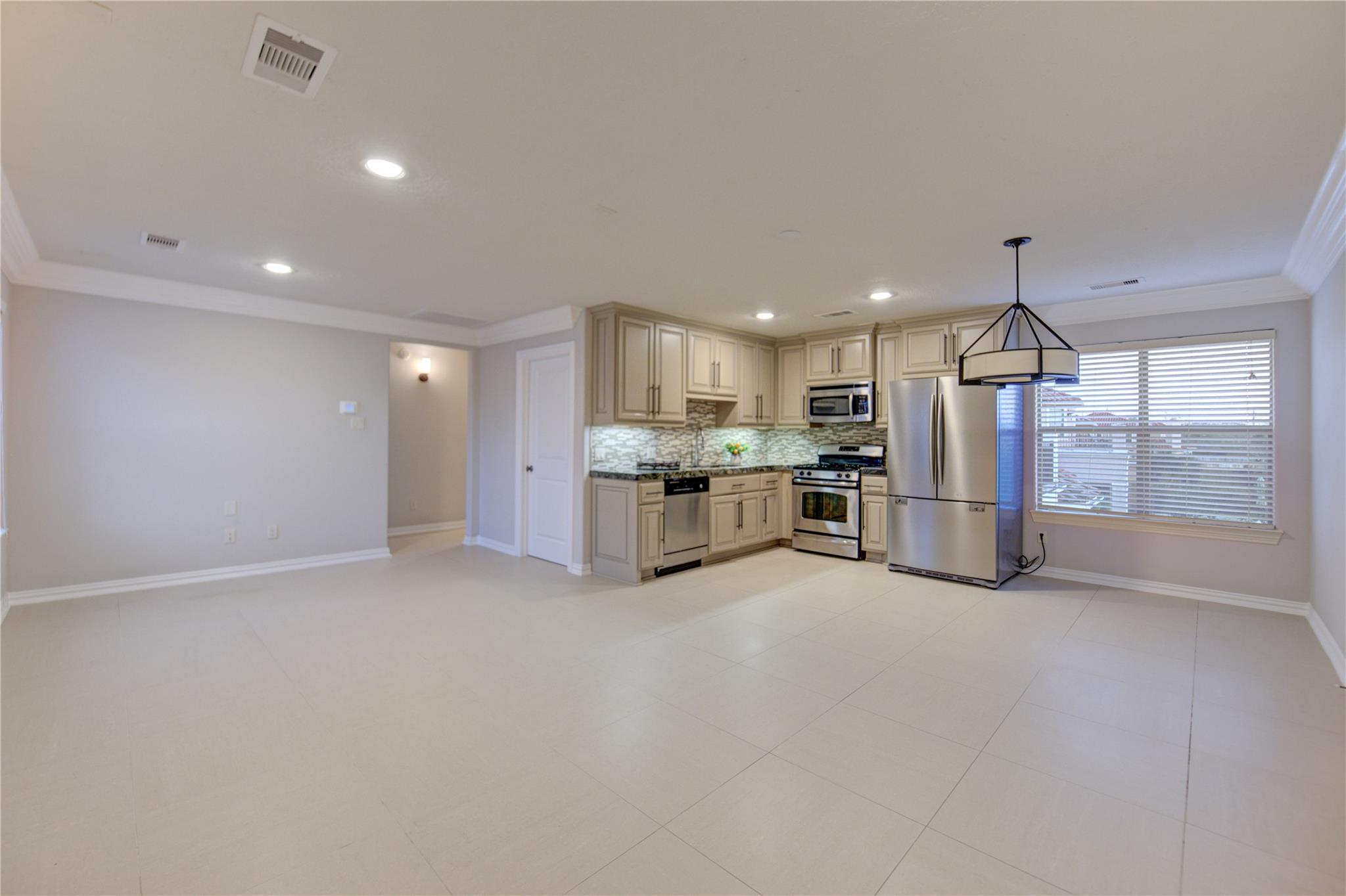 14014 Hampton Cove Drive