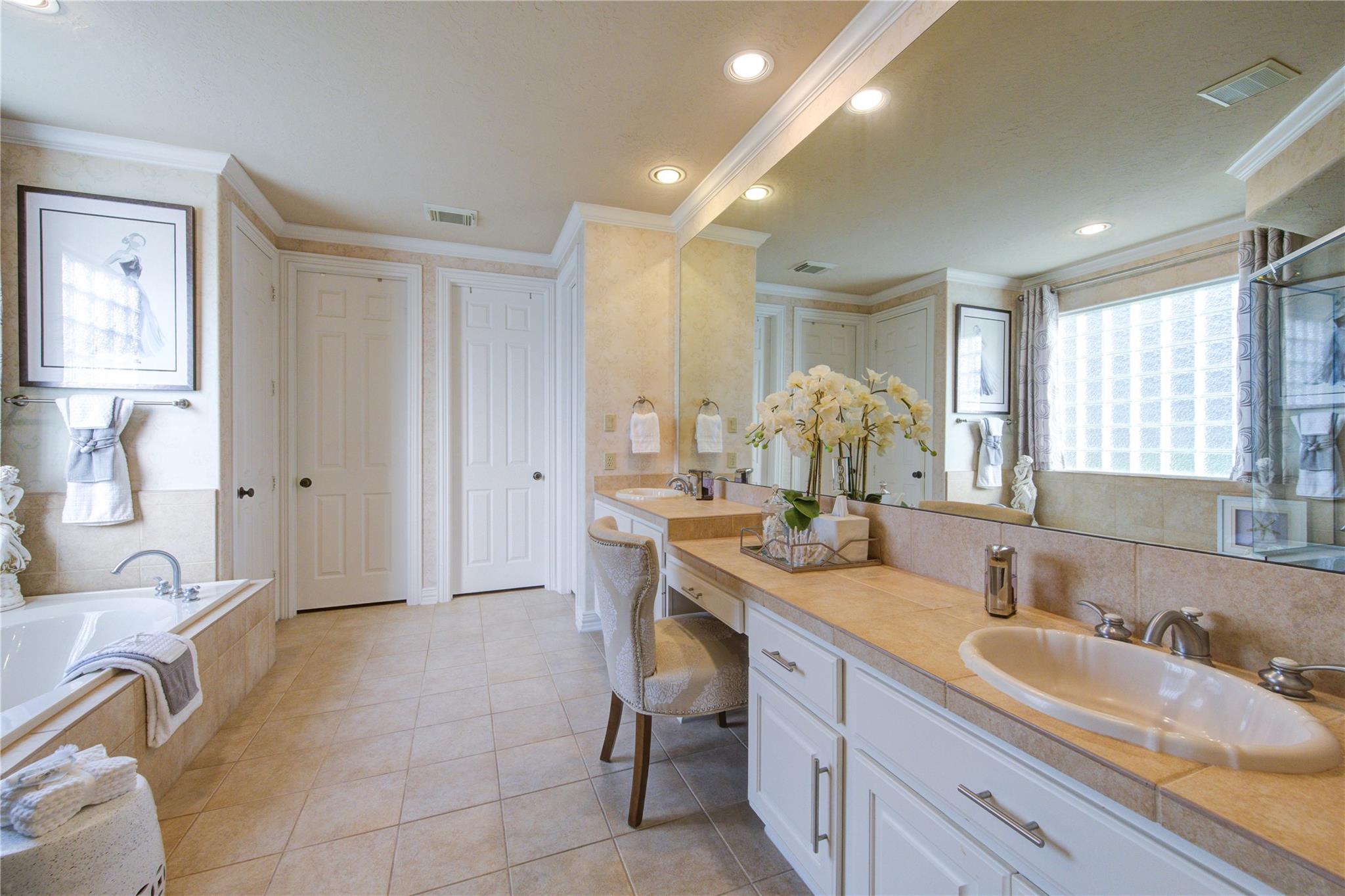 13510 Indigo Lake, Houston