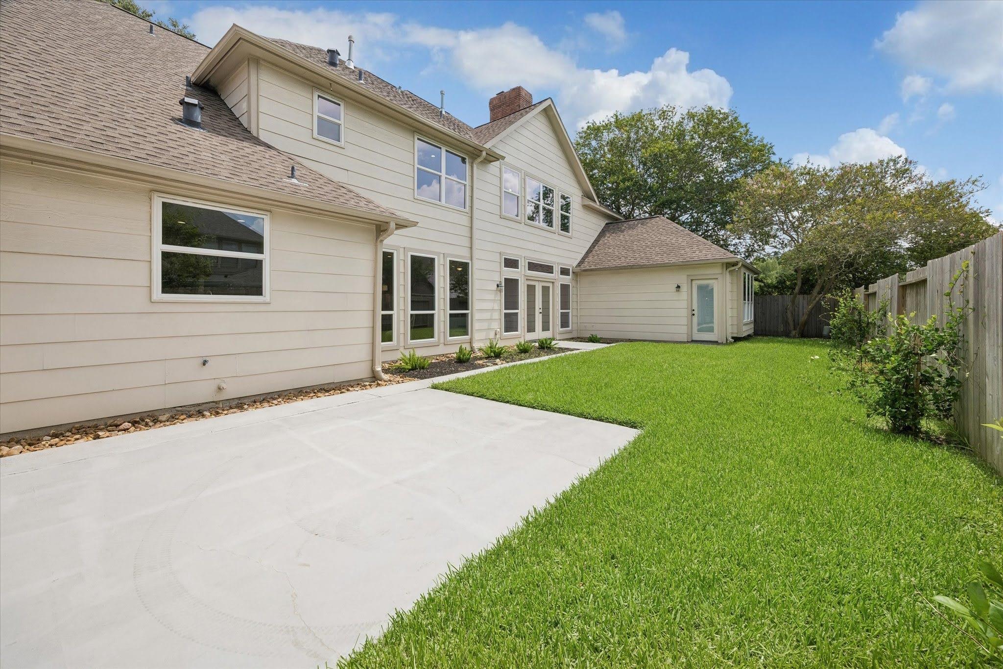 15911 Redwood Place Drive