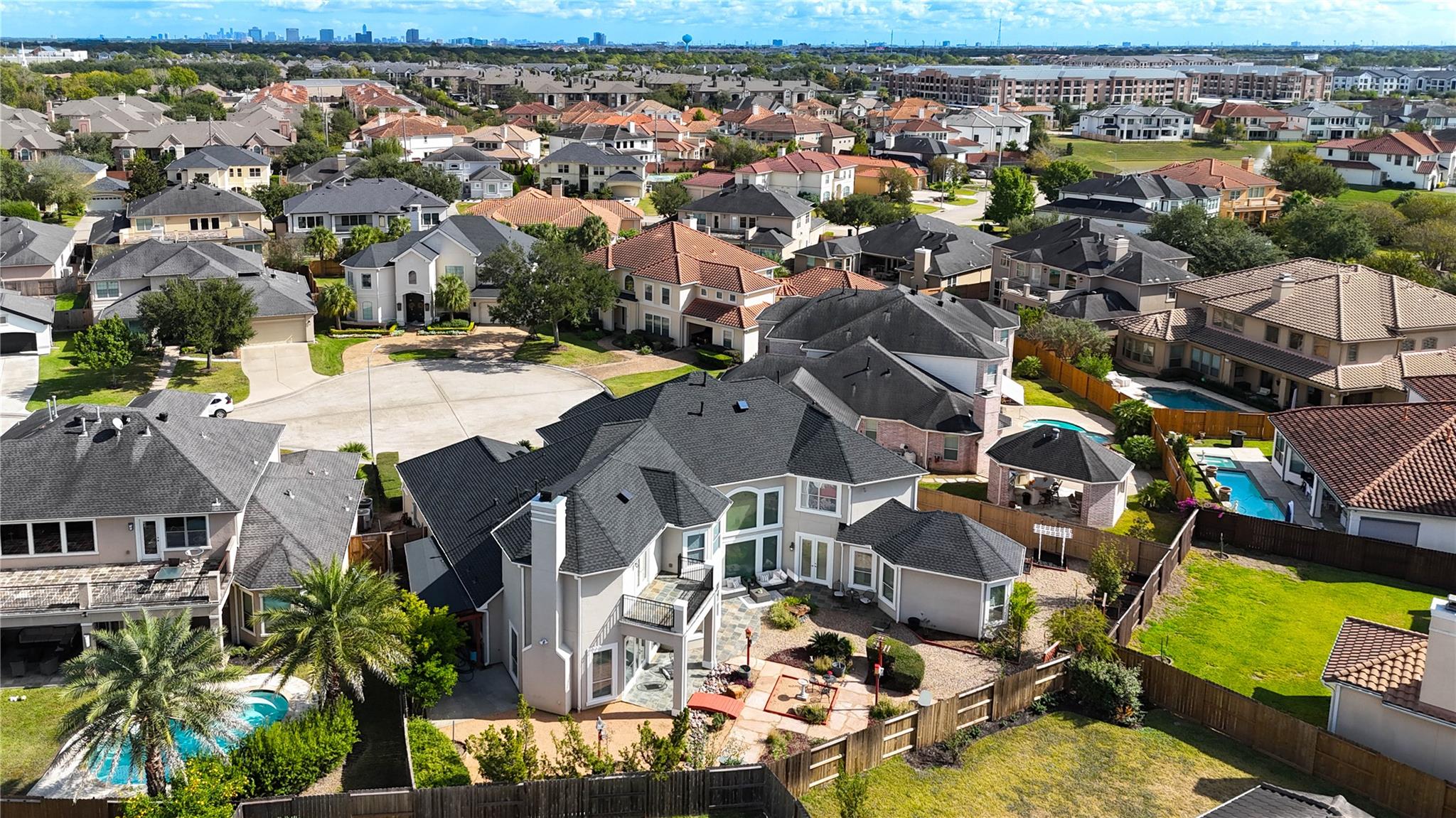 13607 Scarlet Glen Court