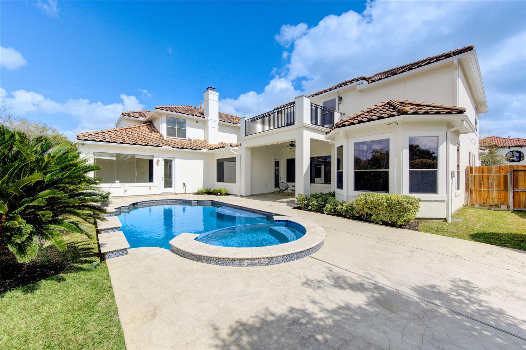 14014 Hampton Cove Drive