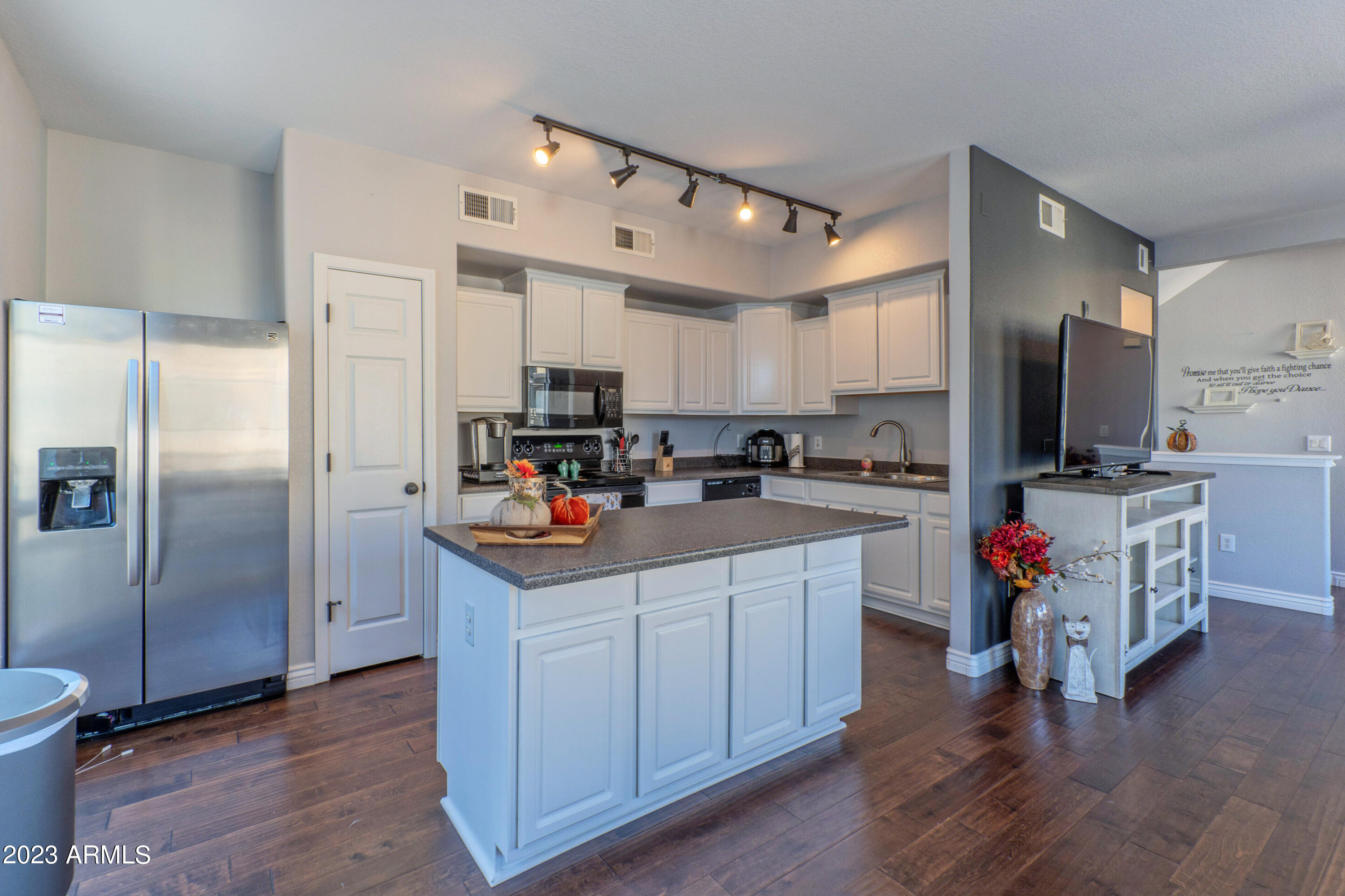 18250 N CAVE CREEK Road, 182