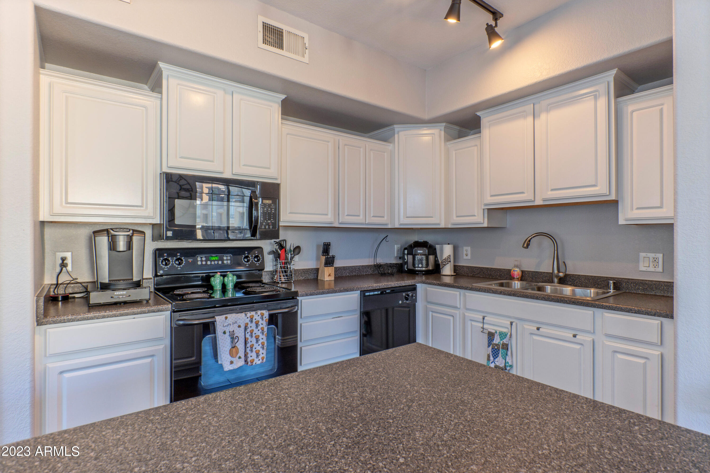 18250 N CAVE CREEK Road, 182