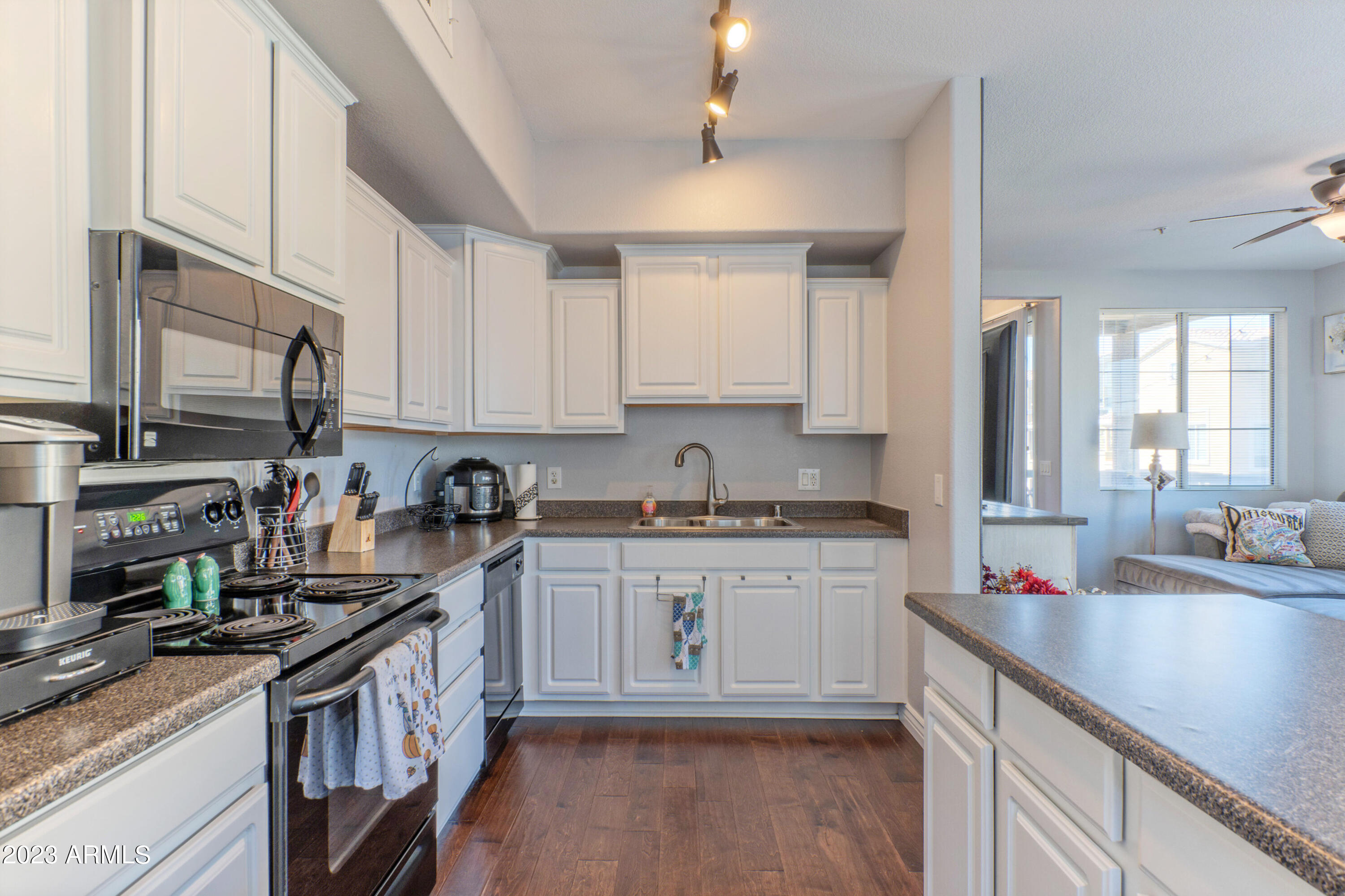 18250 N CAVE CREEK Road, 182