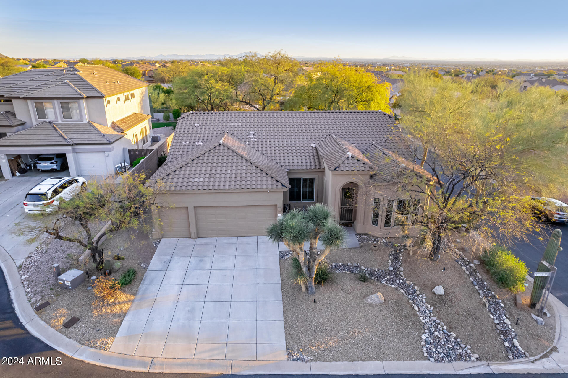 7627 E SANDIA Circle