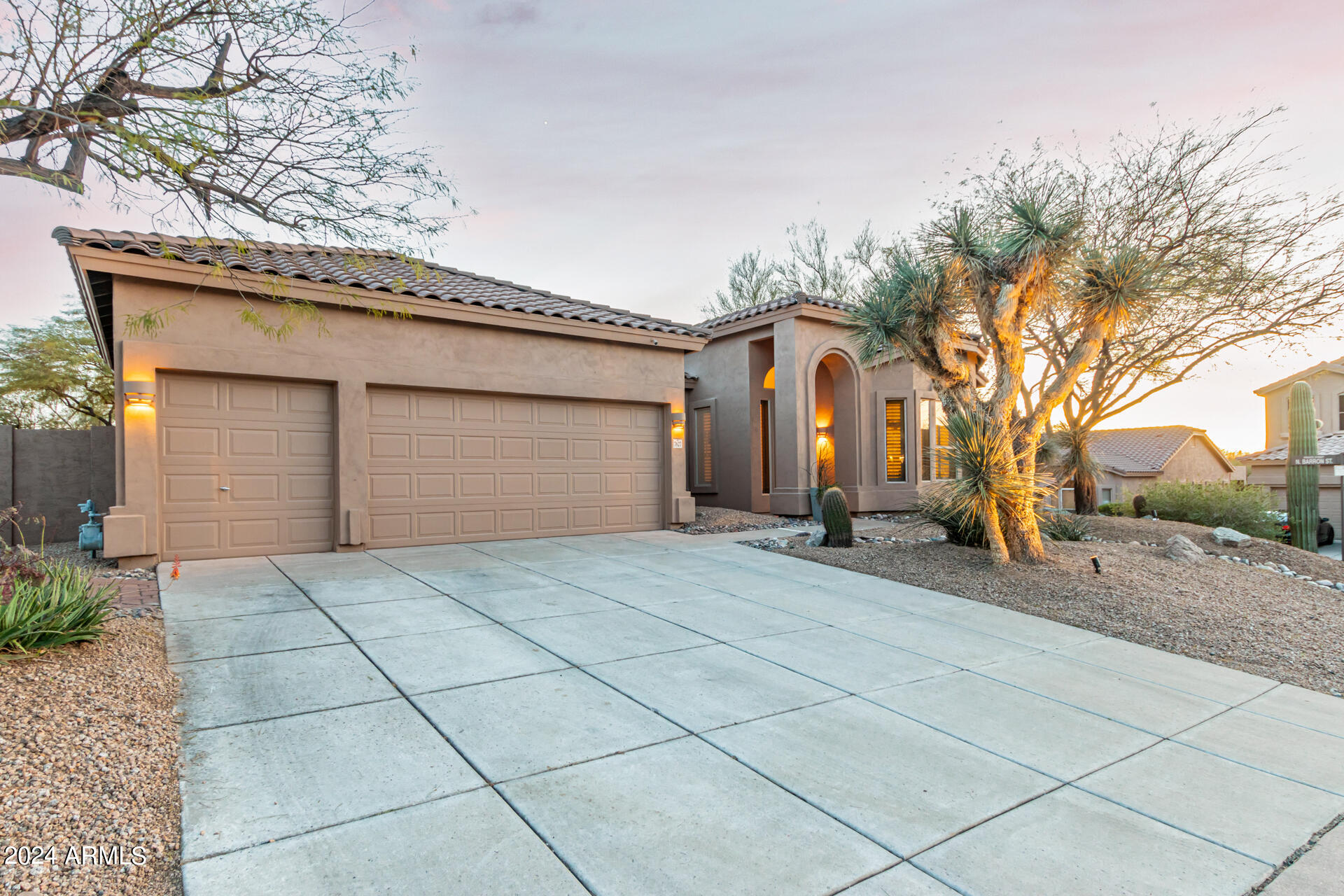 7627 E SANDIA Circle