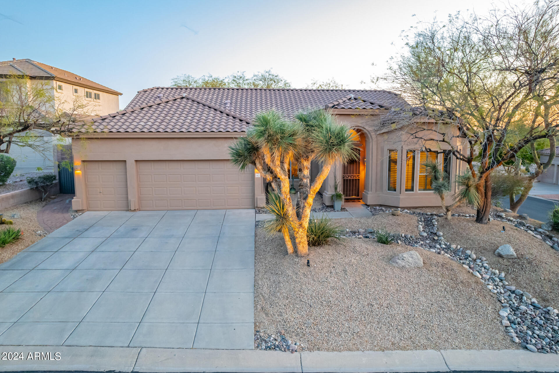 7627 E SANDIA Circle