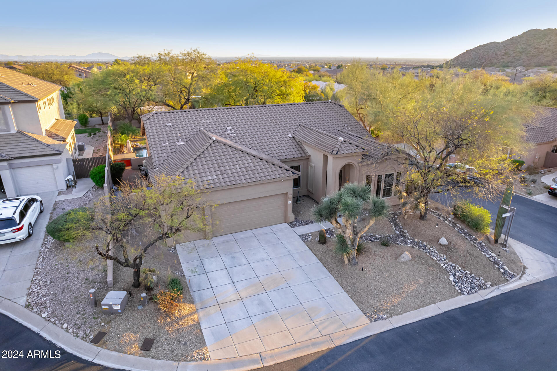 7627 E SANDIA Circle