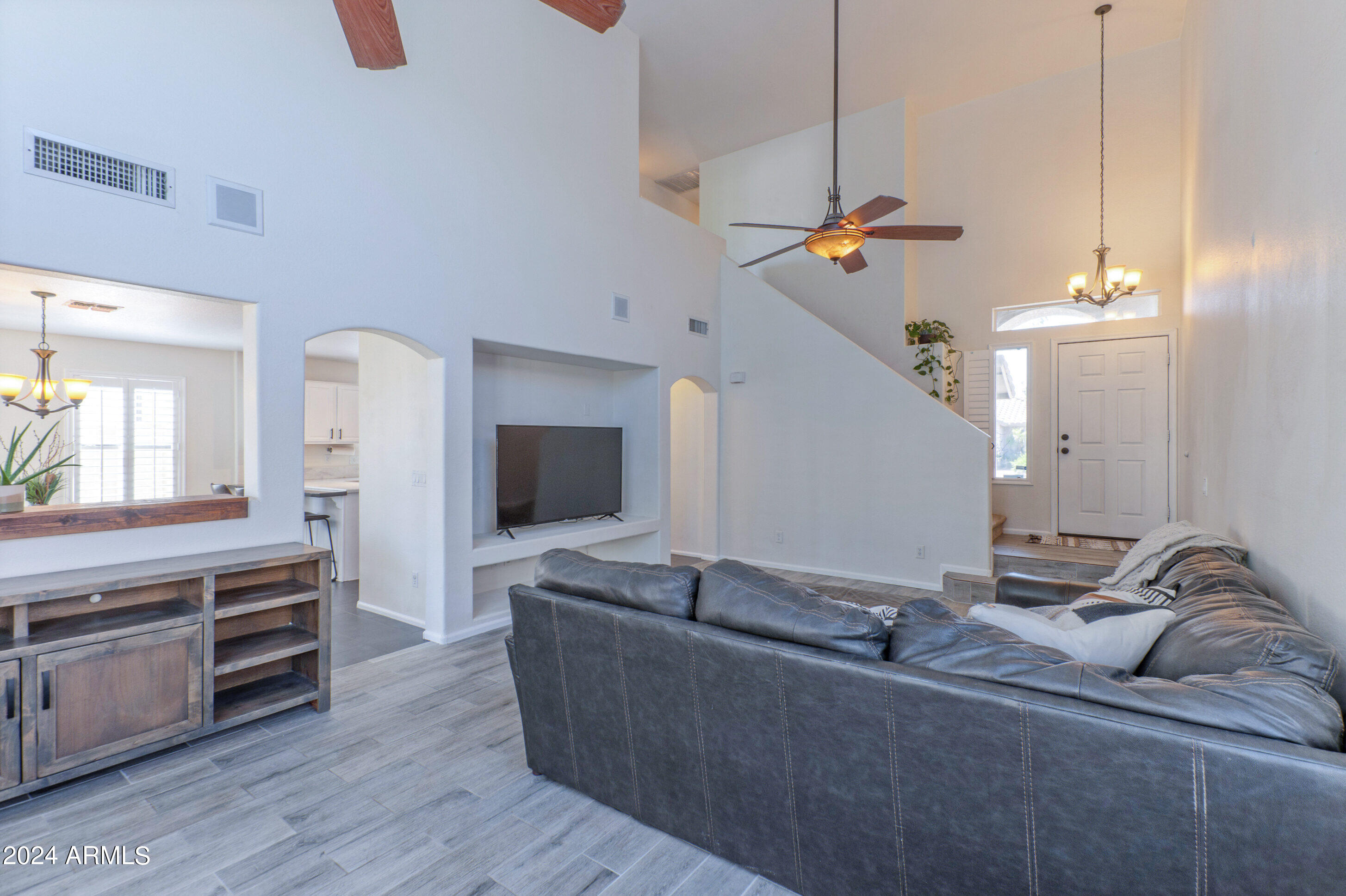3328 E BLACKHAWK Drive