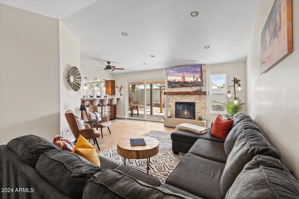 14239 N 42ND Place