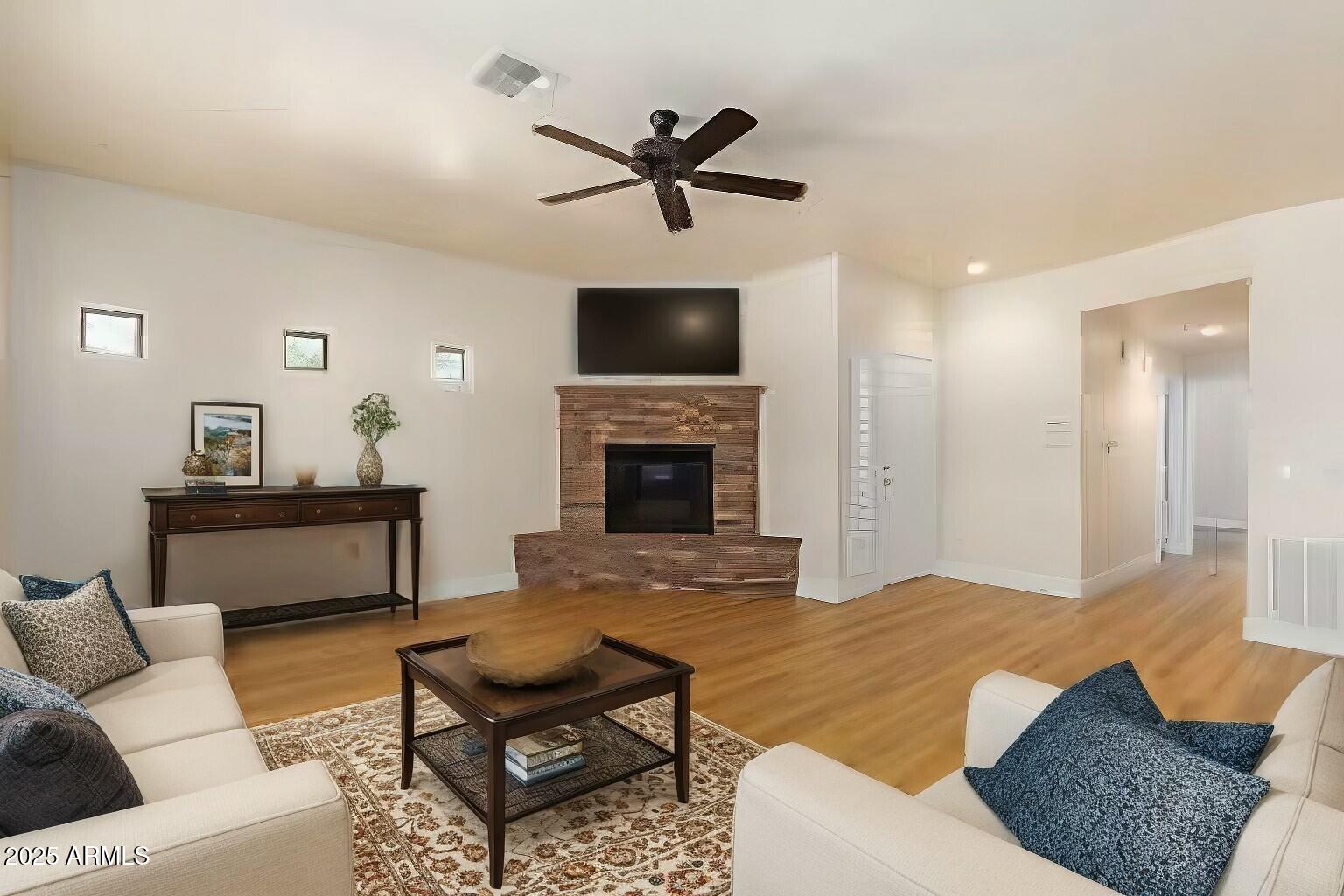 21320 N 56TH Street, 2159