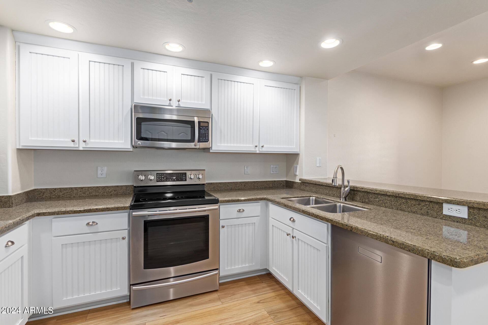 21320 N 56TH Street, 2159