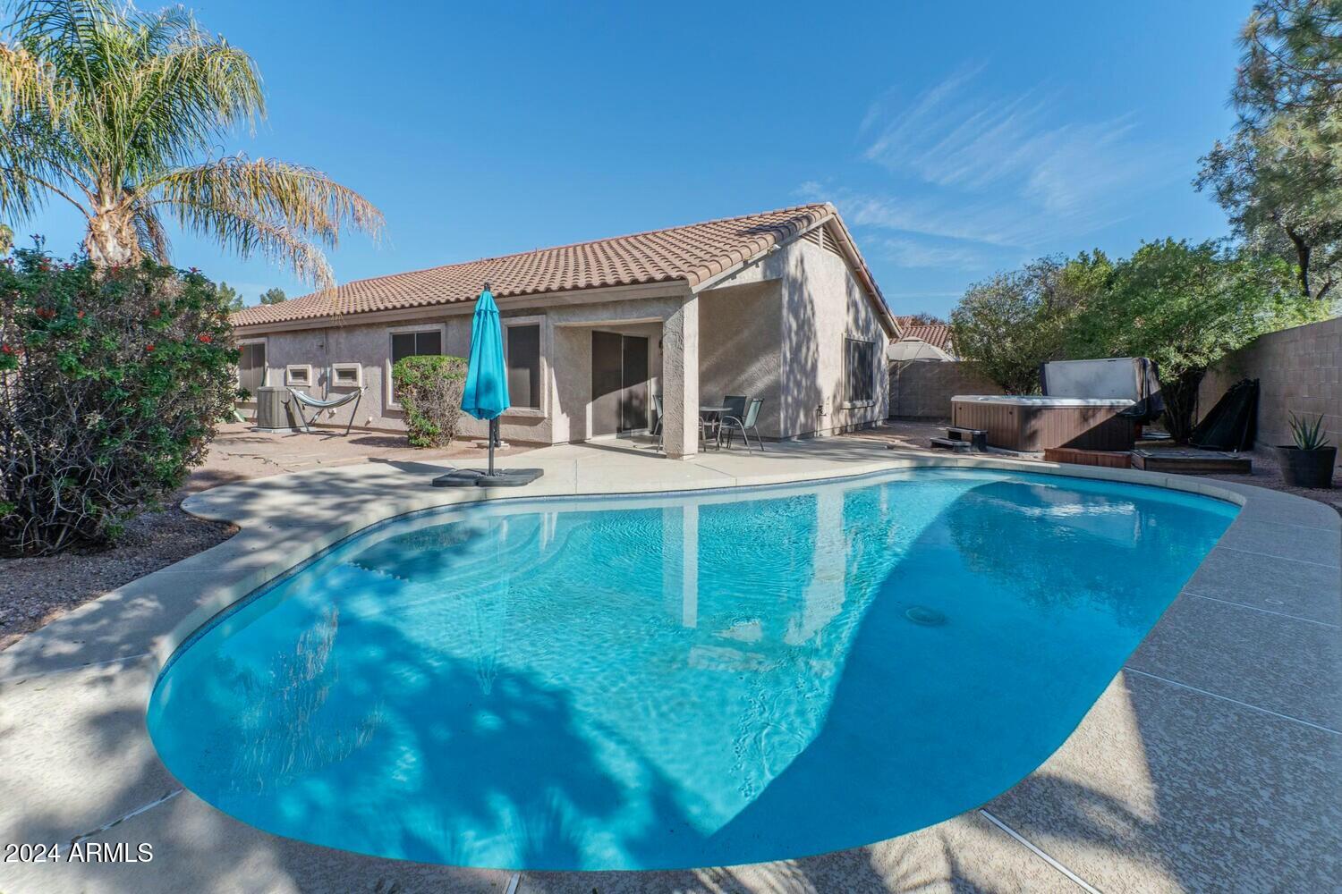 7439 W TONOPAH Drive