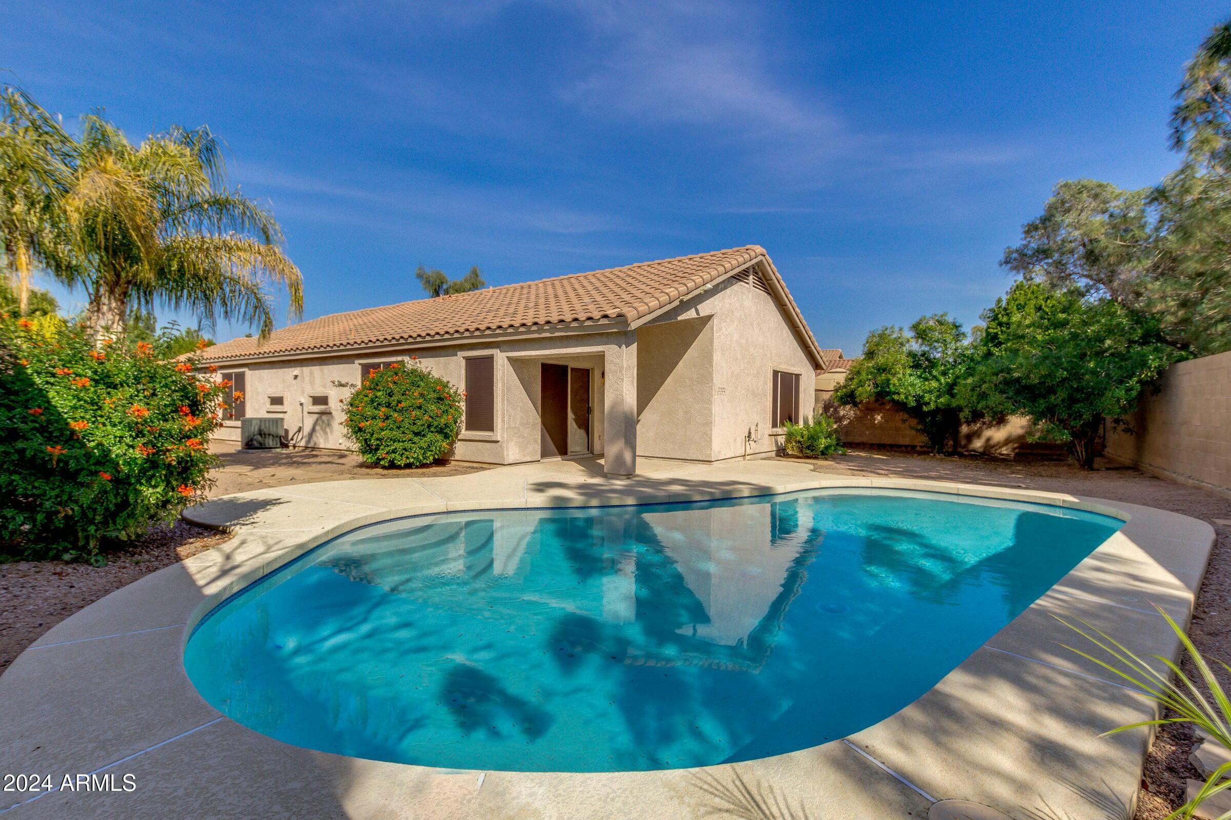 7439 W TONOPAH Drive
