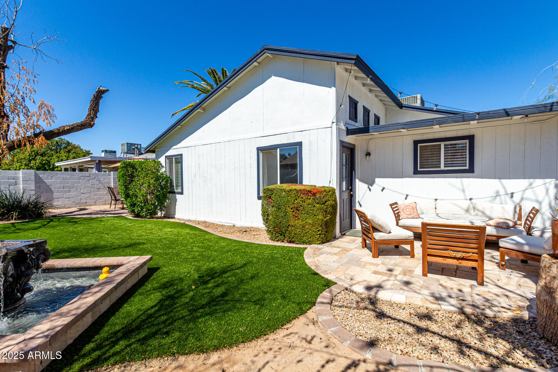 2717 E ASTER Drive