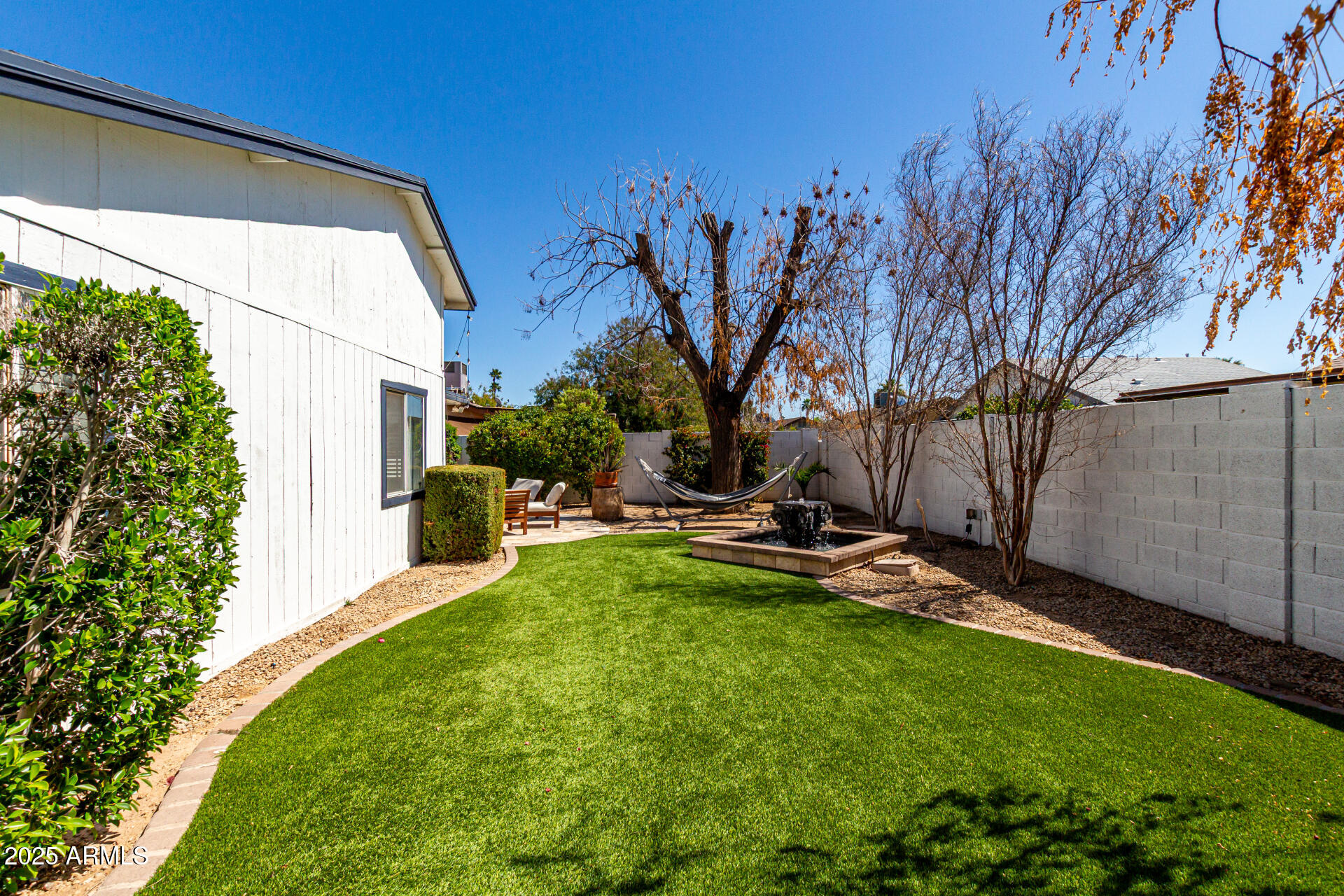 2717 E ASTER Drive