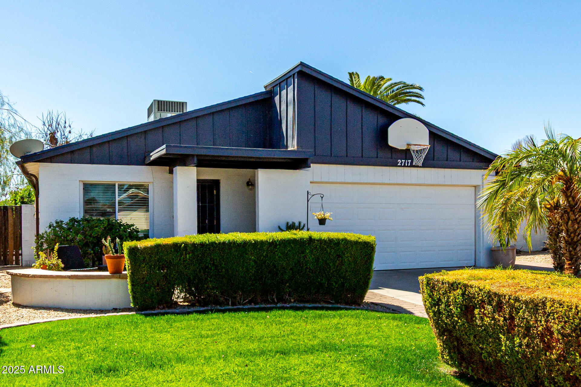 2717 E ASTER Drive