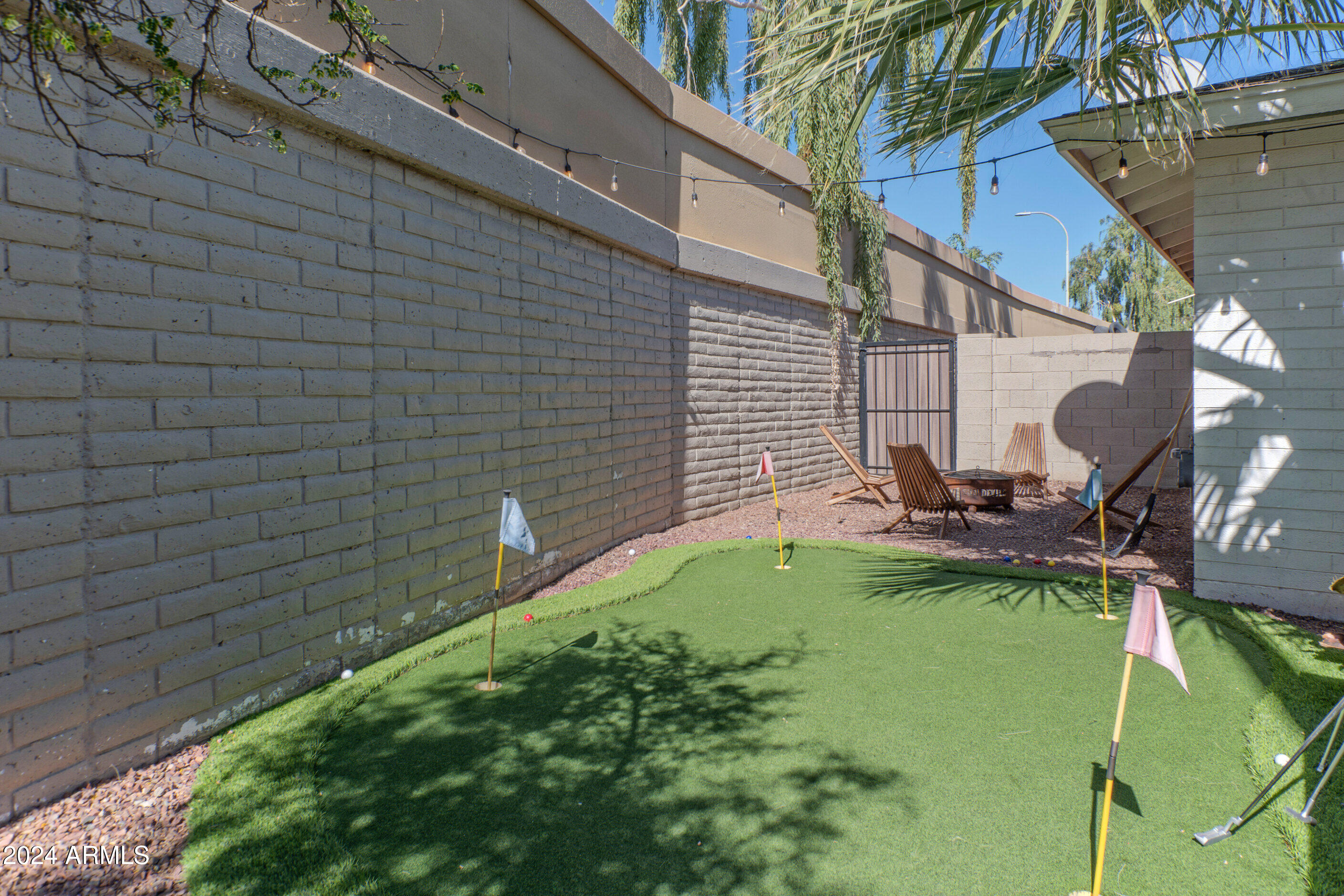 1749 E MEDLOCK Drive