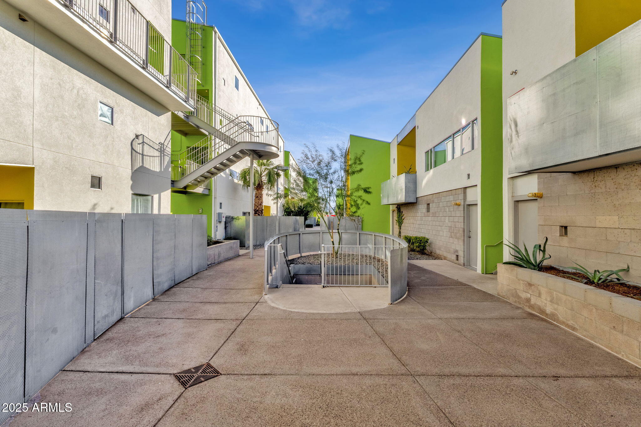 1111 W UNIVERSITY Drive 3011