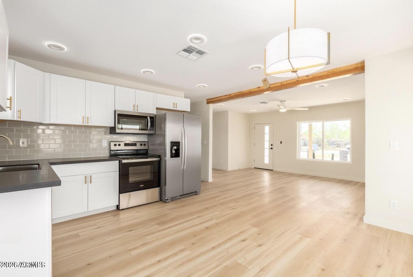 902 E FAIRMOUNT Avenue