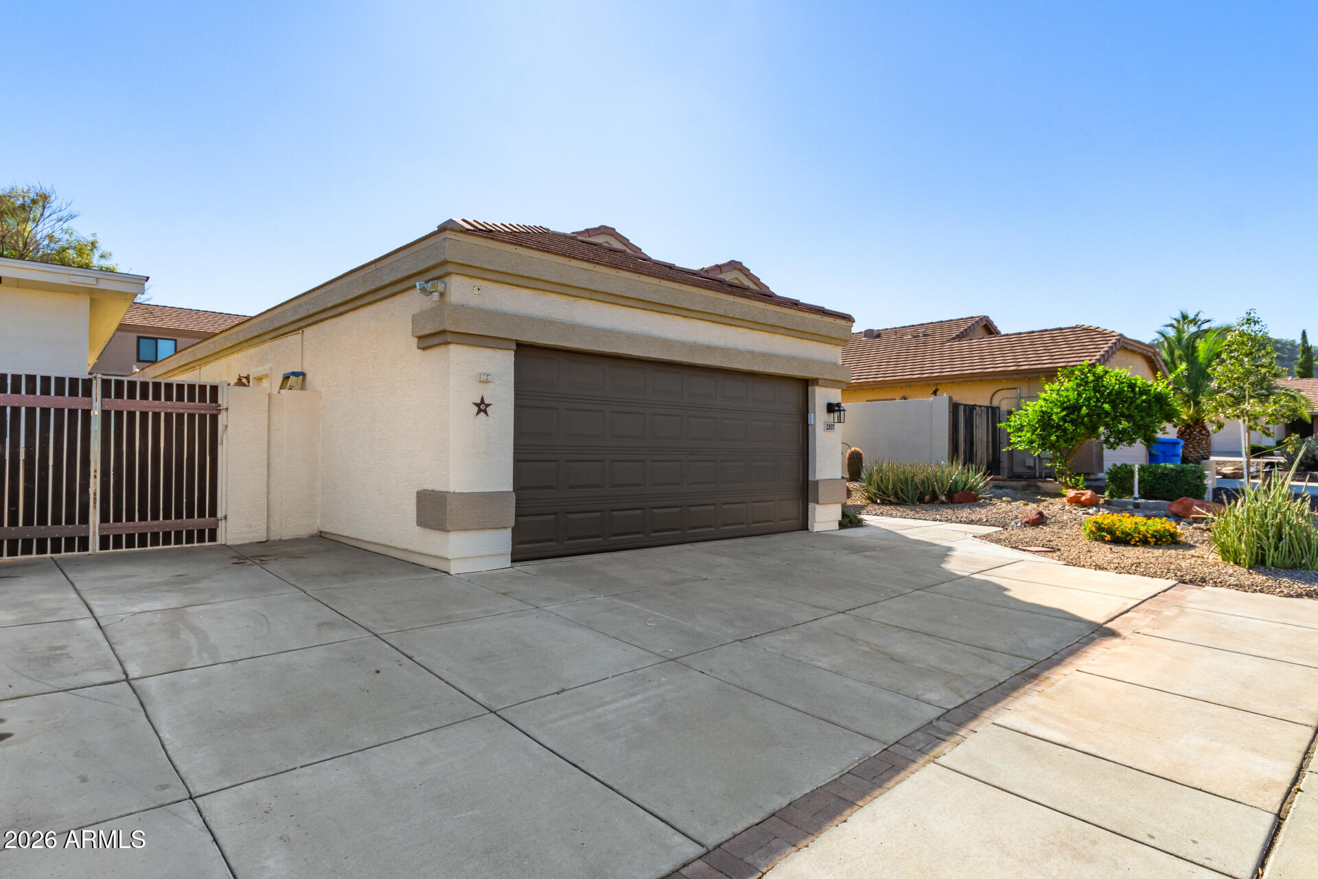 2107 E MARCO POLO Road