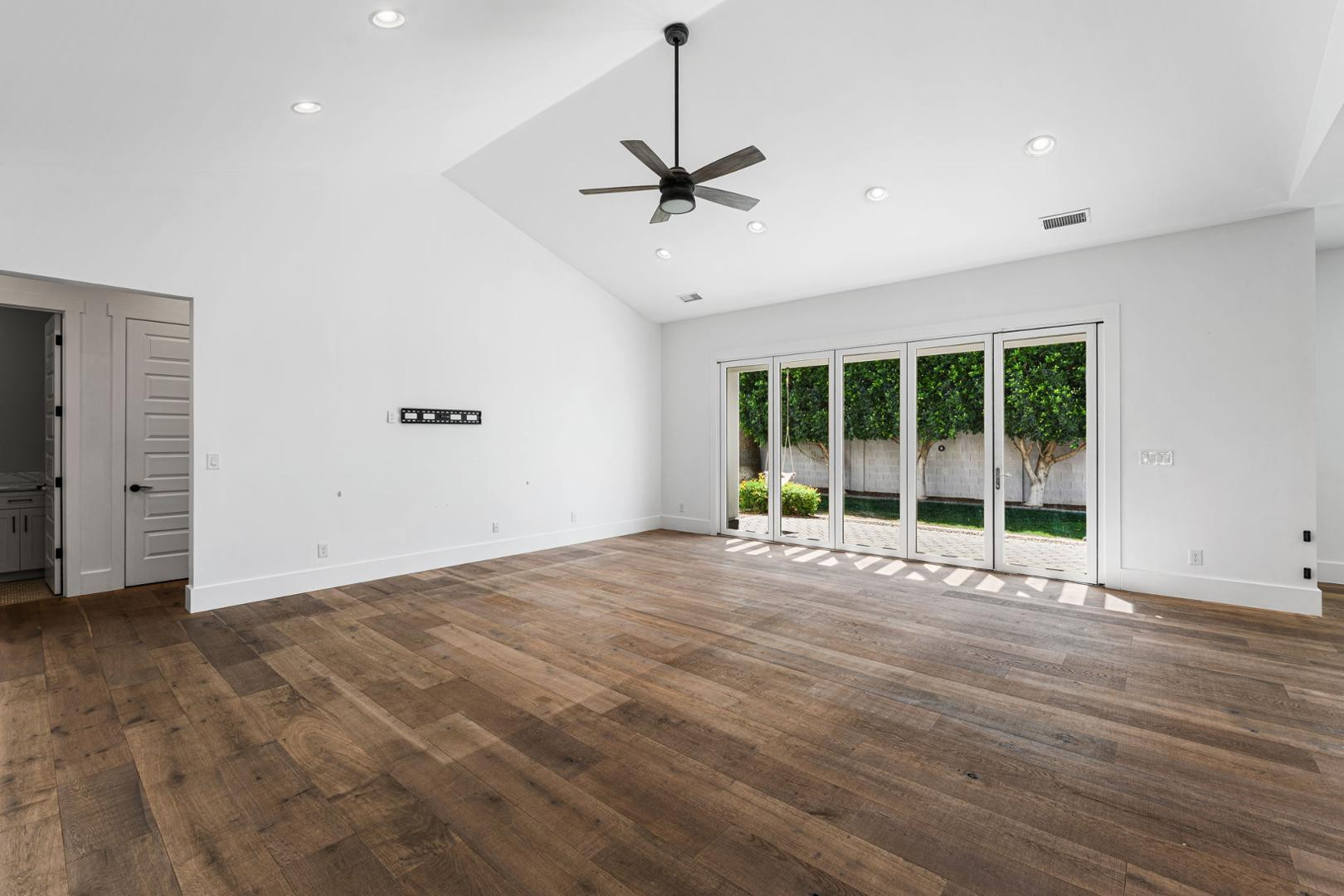 4145 E Campbell Avenue