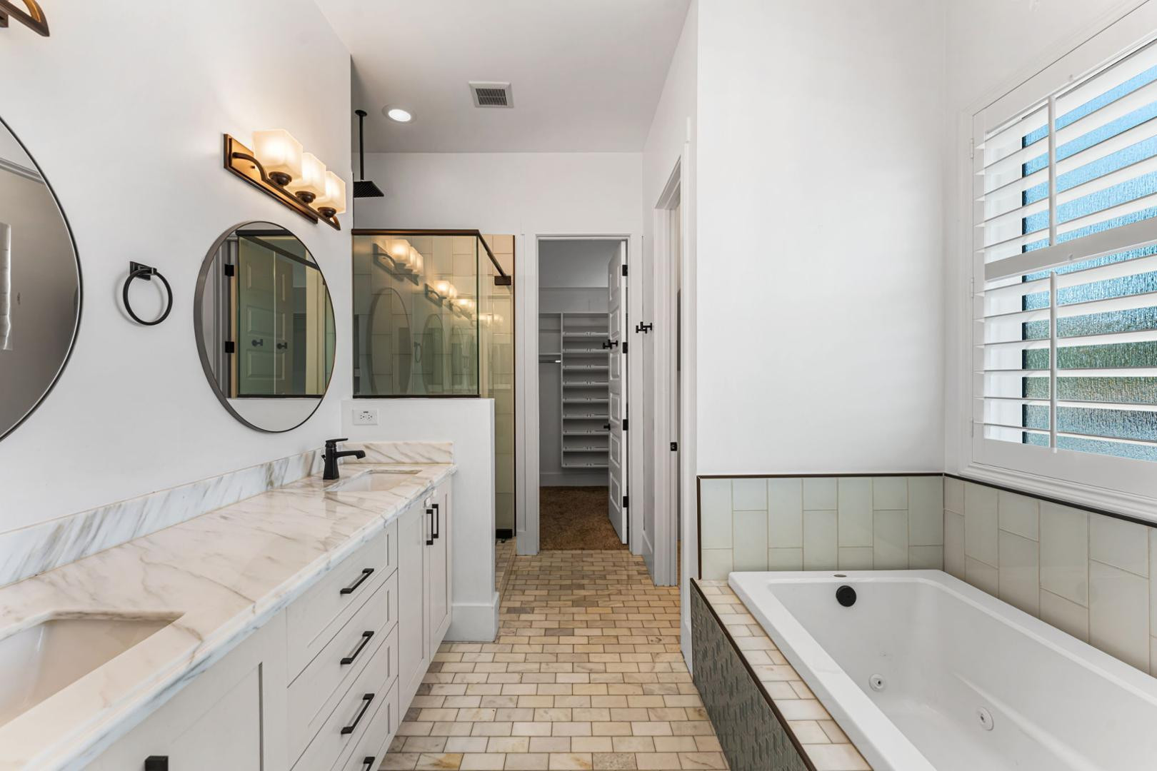 4145 E Campbell Avenue