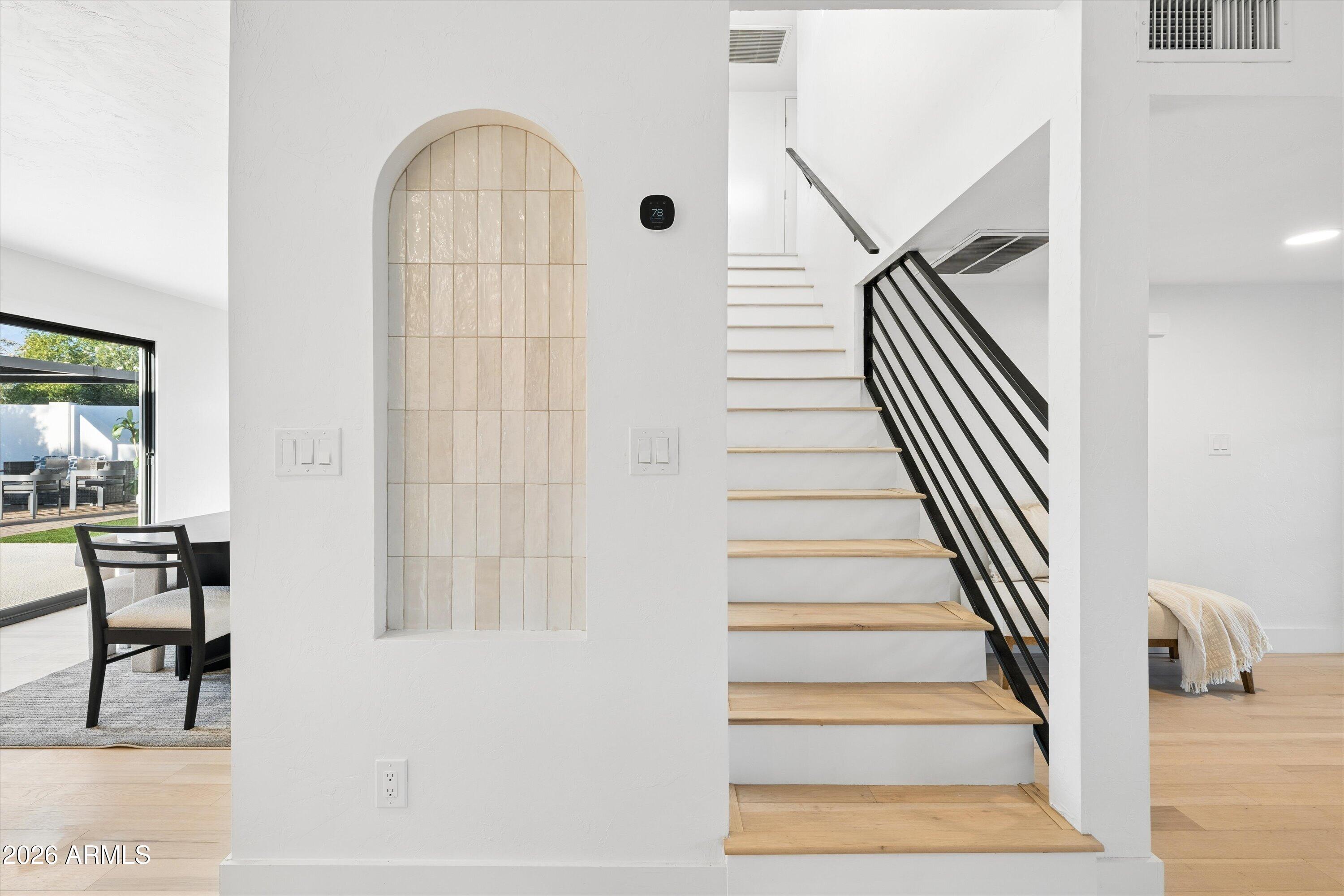 5518 E ROANOKE Avenue