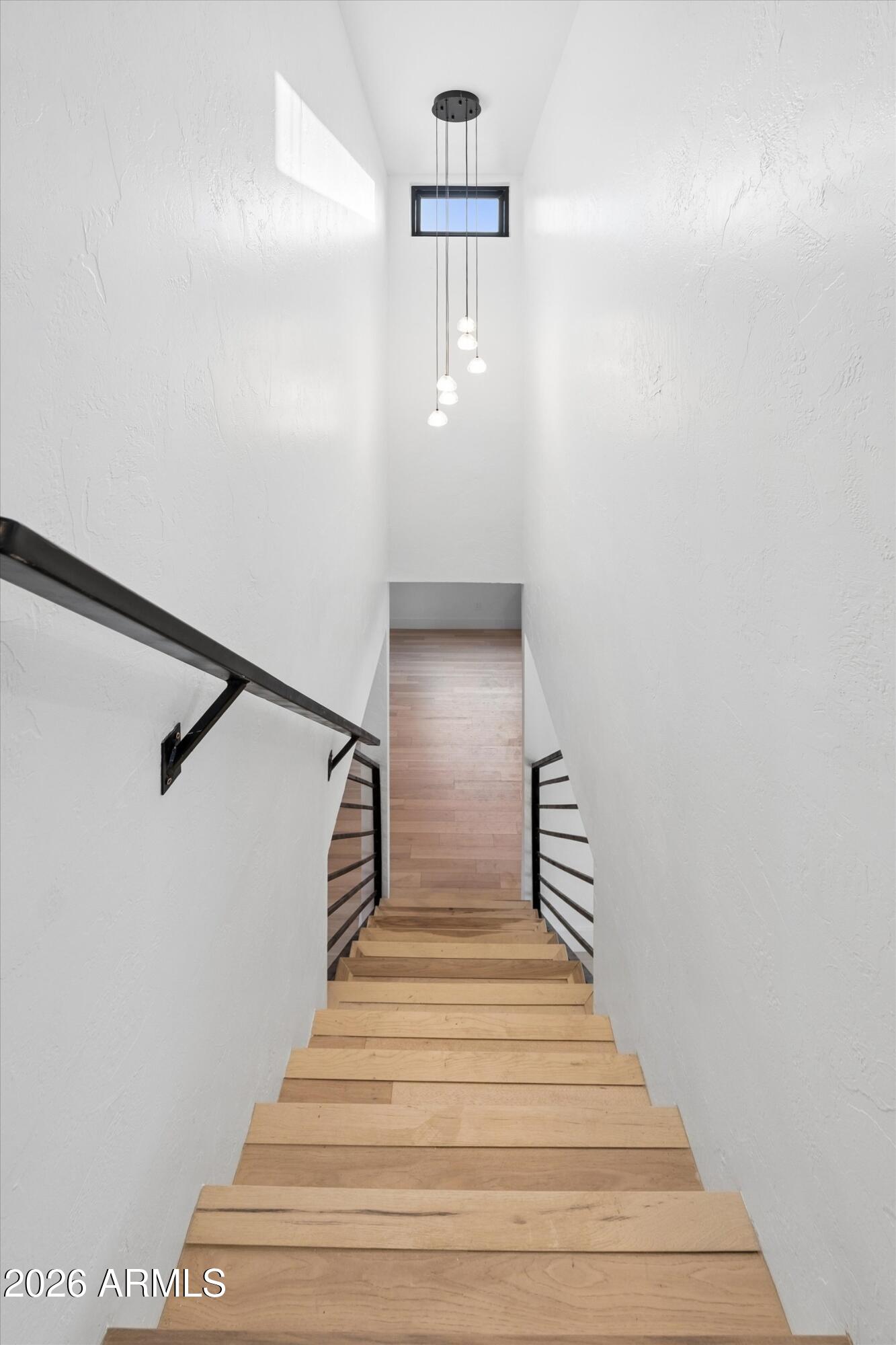 5518 E ROANOKE Avenue