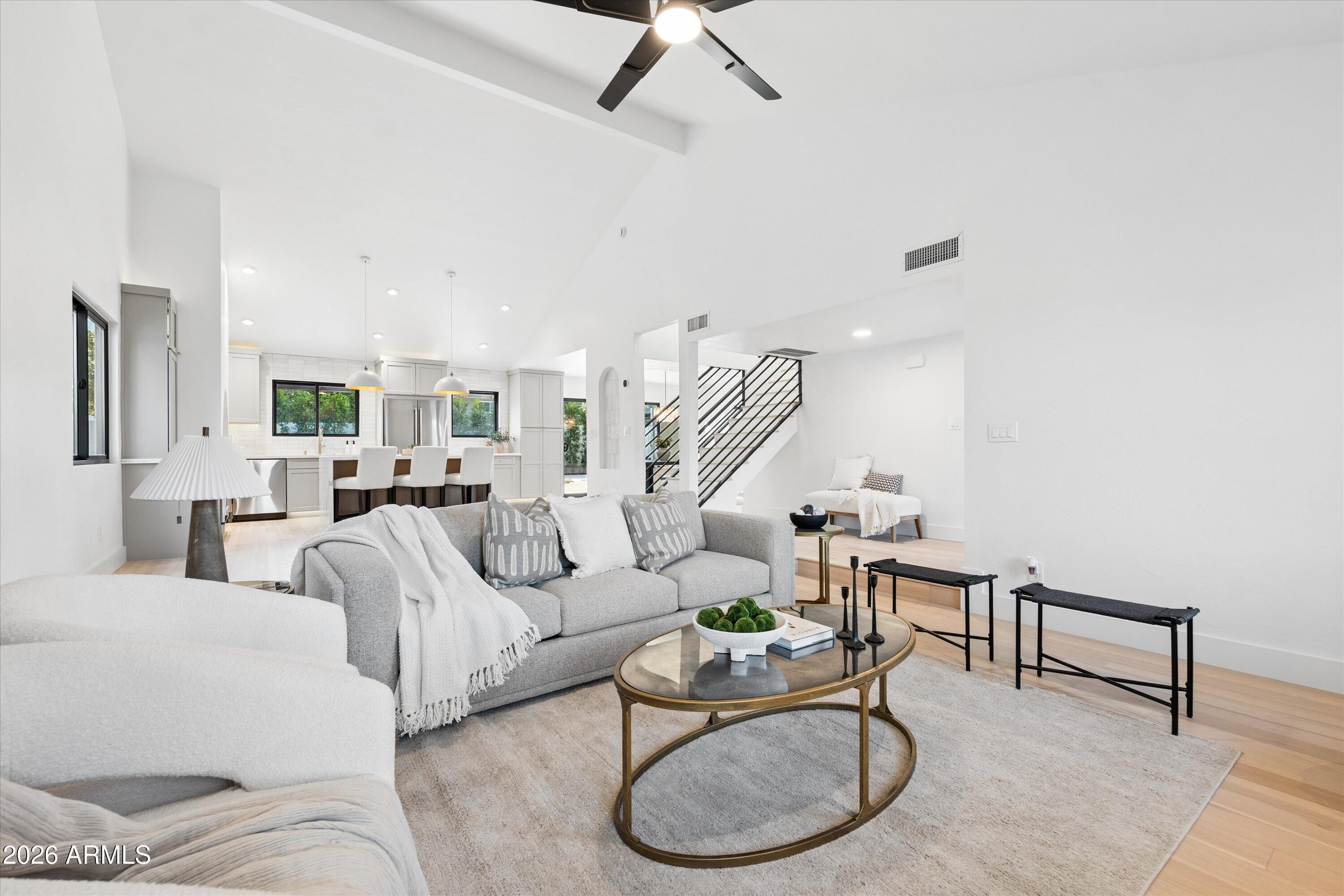 5518 E ROANOKE Avenue