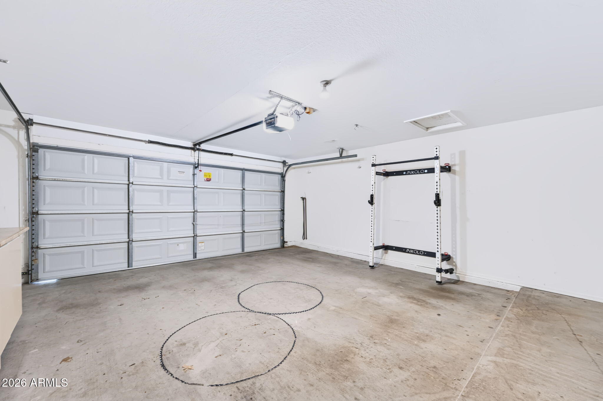 2243 E ROBIN Lane