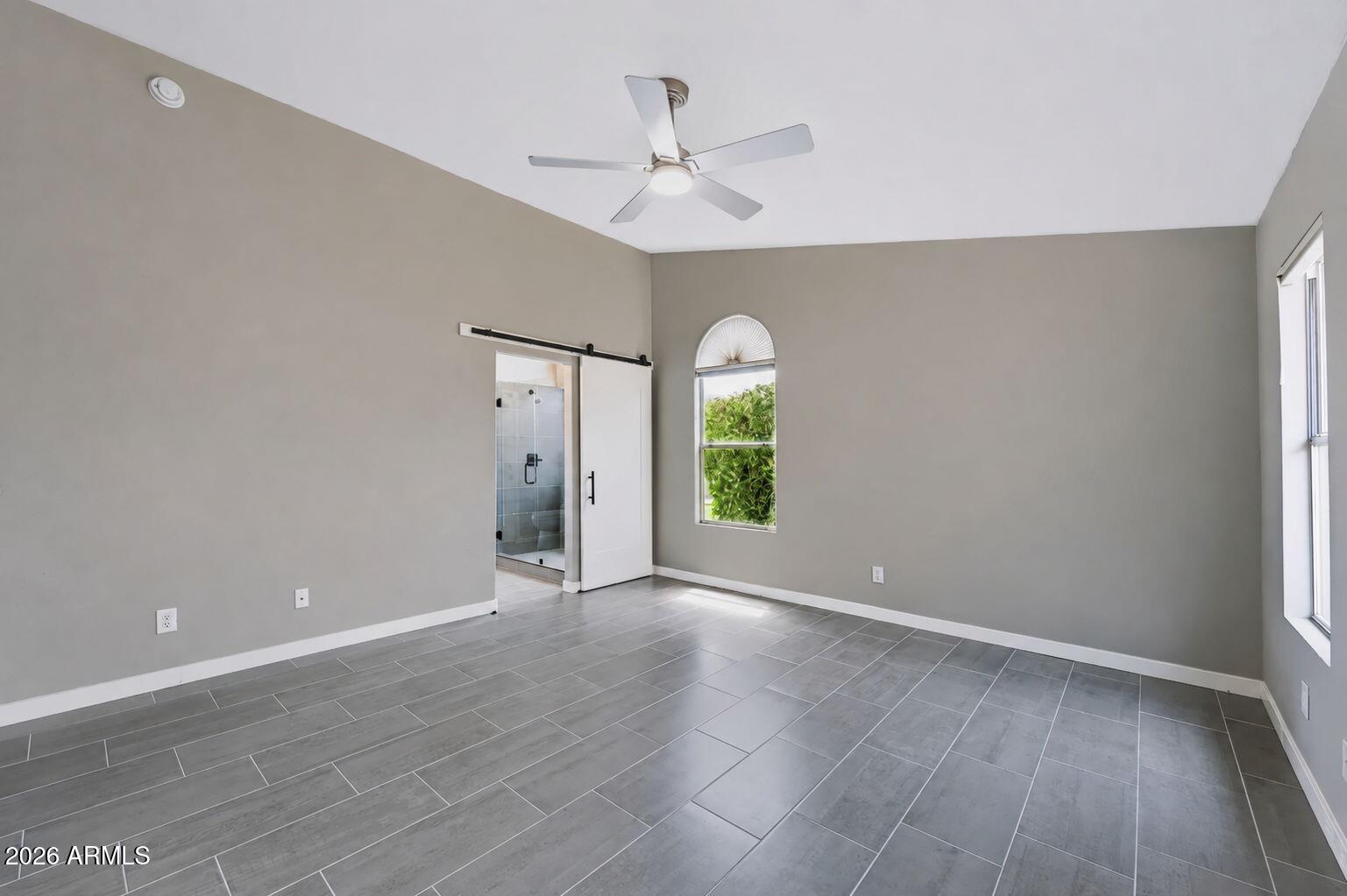 2243 E ROBIN Lane
