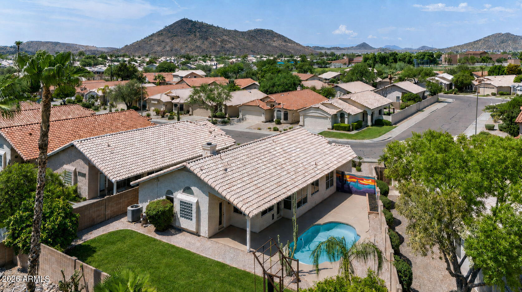 2243 E ROBIN Lane