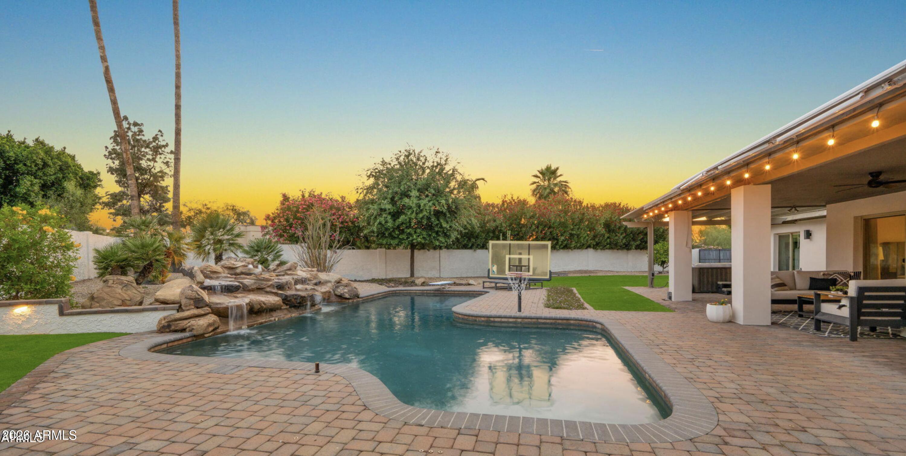 4301 E MOUNTAIN VIEW Road