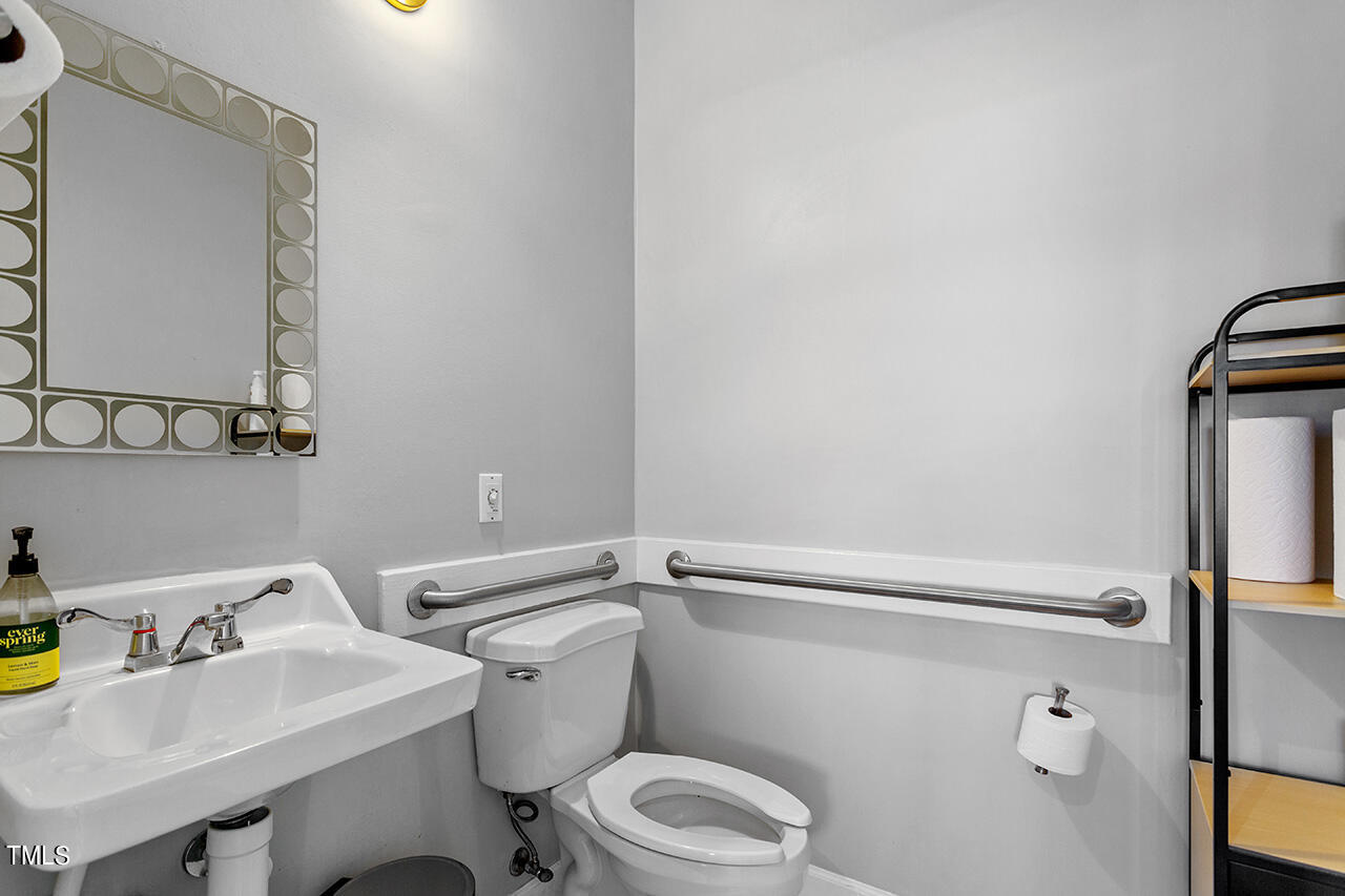 727 W Hargett Street # 201