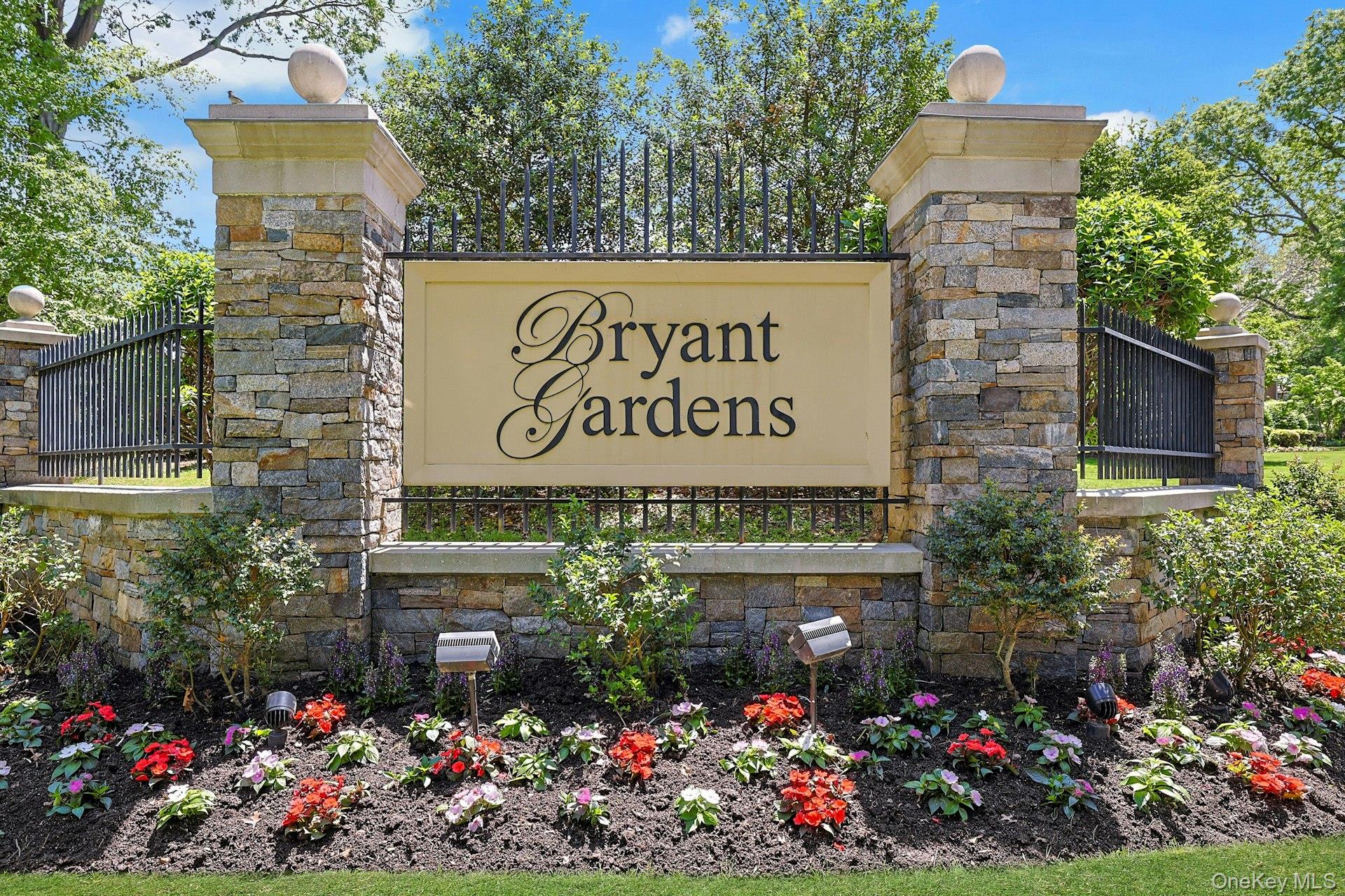15 Bryant Crescent Unit: 2G