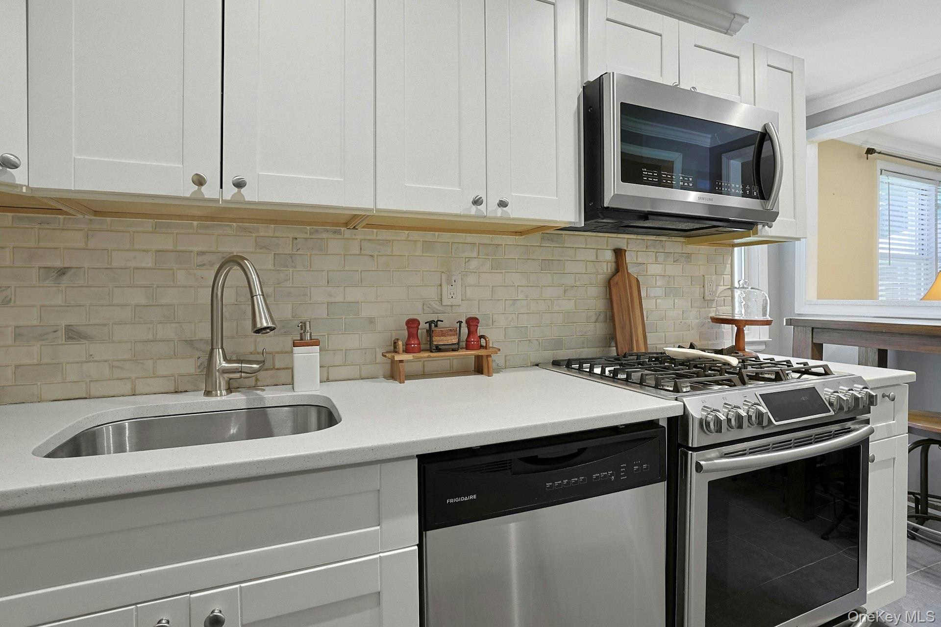 15 Bryant Crescent Unit: 2G