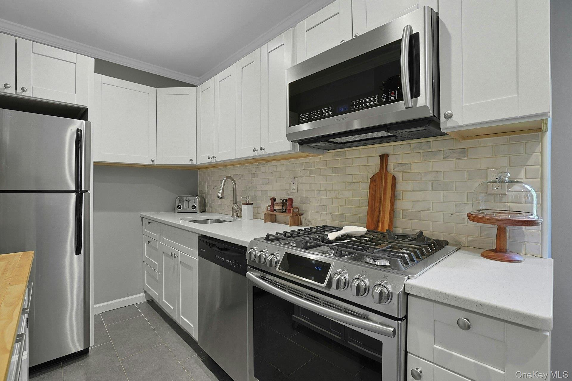 15 Bryant Crescent Unit: 2G
