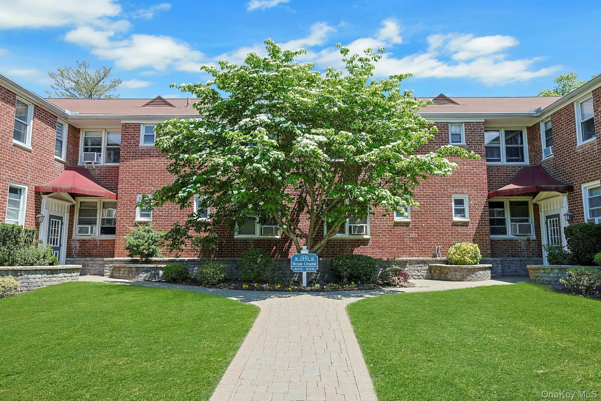 15 Bryant Crescent Unit: 2G