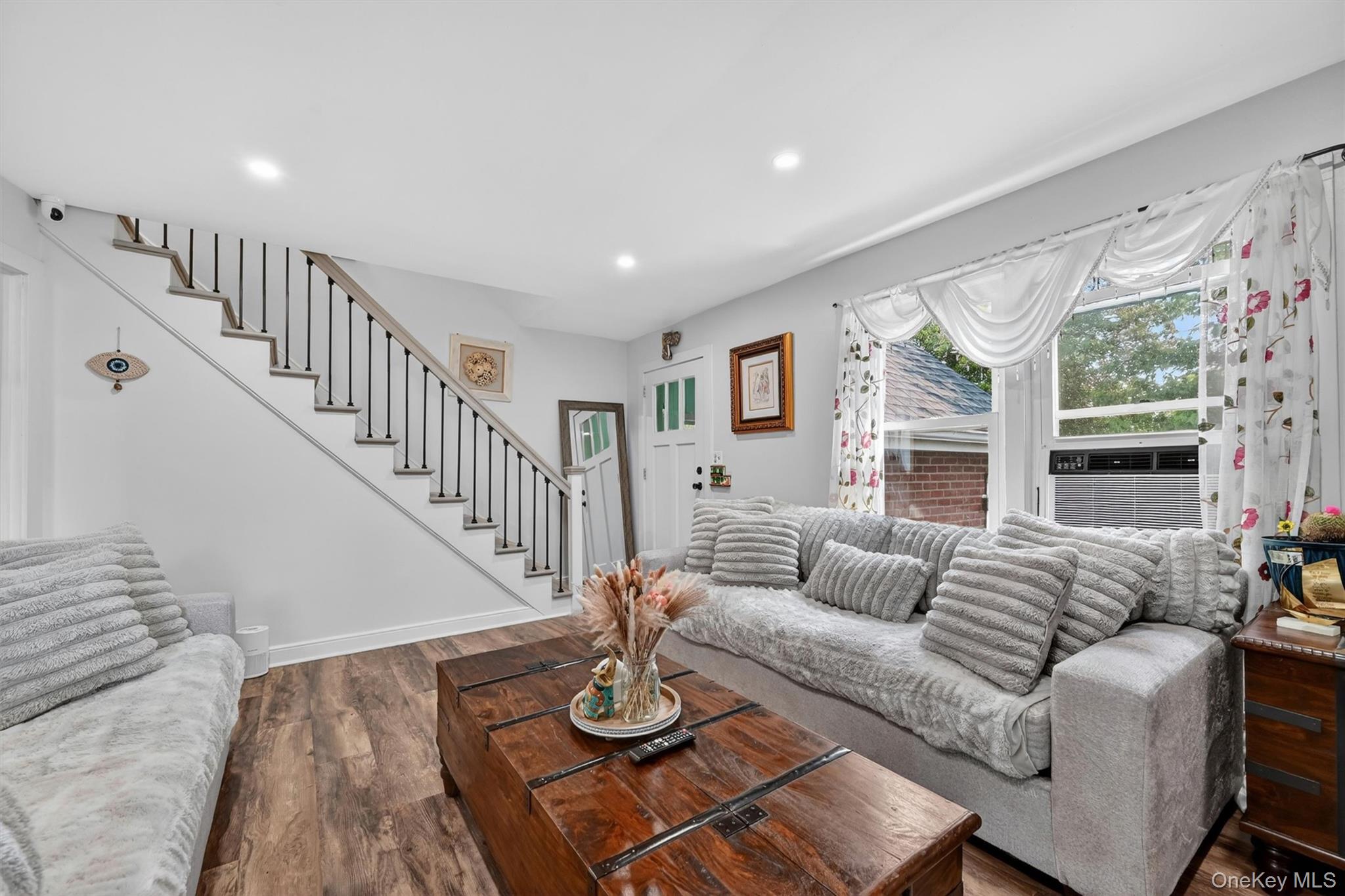 239 Leslie Avenue